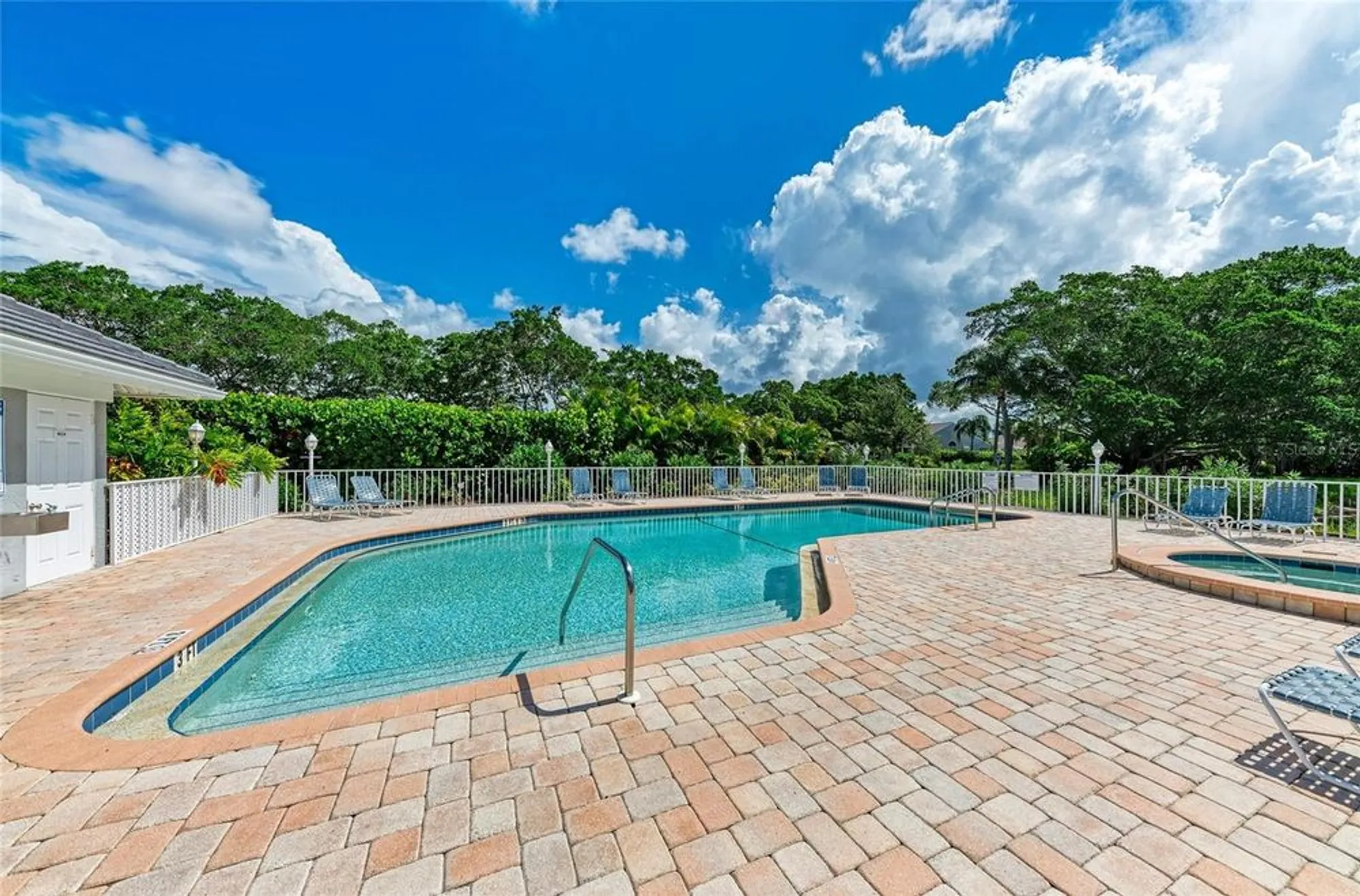 Property Slideshow image 32 of 45 | 1247 edgewater cir # 1247, Bradenton, FL, 34209
