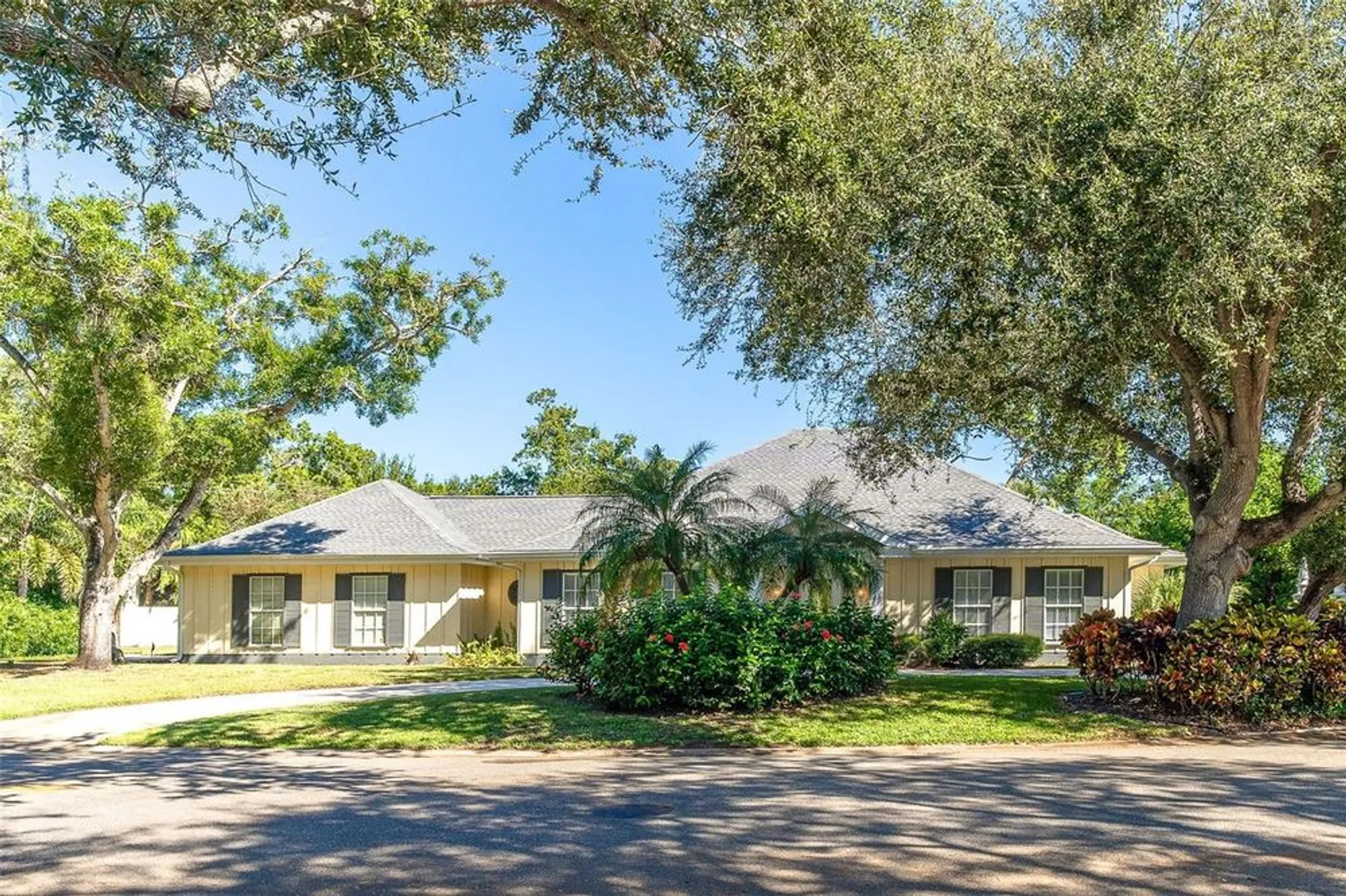 Property Slideshow image 2 of 43 | 12 golf view dr, Englewood, FL, 34223
