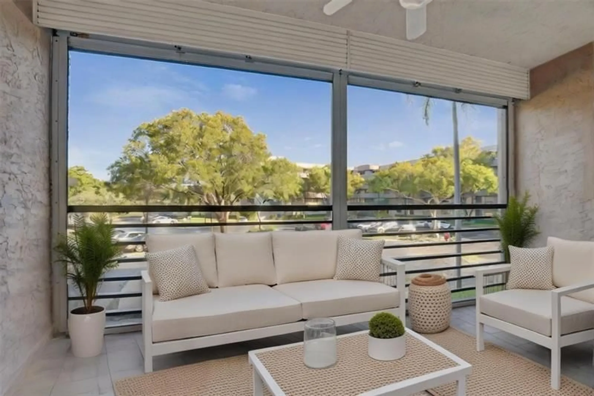 Property Slideshow image 14 of 29 | 900 colony point cir apt 221, Pembroke Pines, FL, 33026