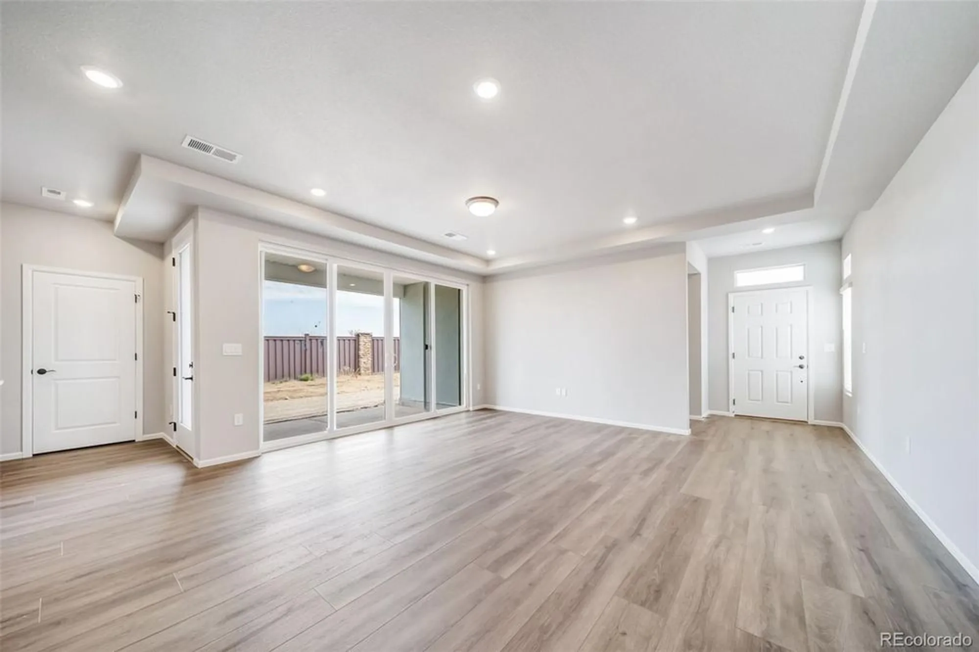 Property Slideshow image 7 of 16 | 21905 e 51st dr, Aurora, CO, 80019