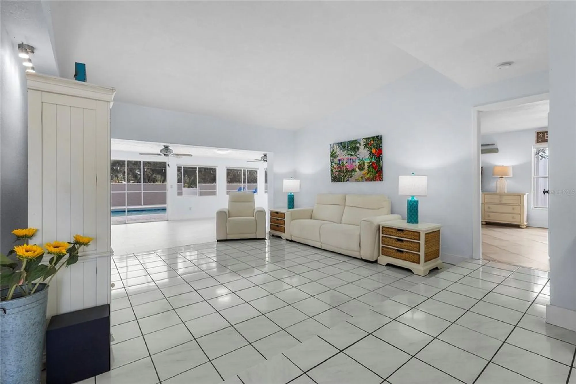 Property Slideshow image 14 of 57 | 5720 timber lake cir, Sarasota, FL, 34243