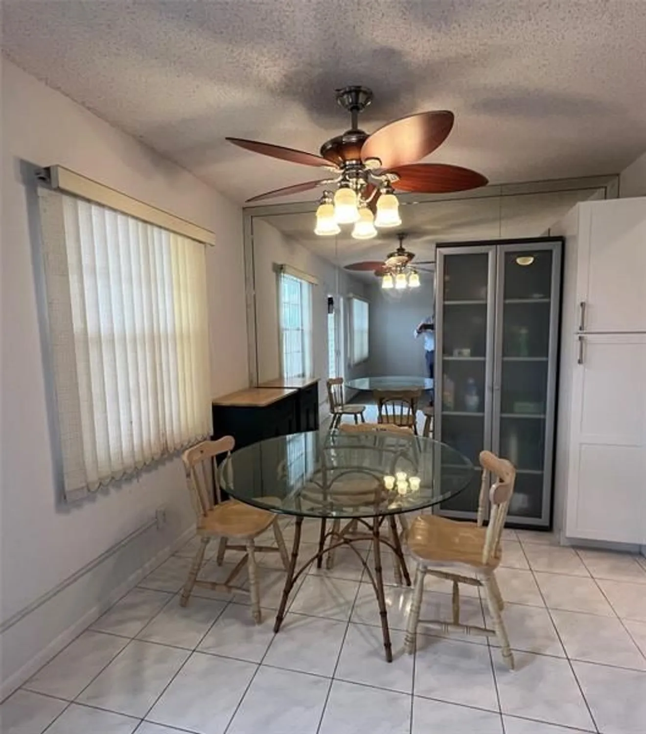 Property Slideshow image 5 of 16 | 4053 harwood e unit e, Deerfield Beach, FL, 33442
