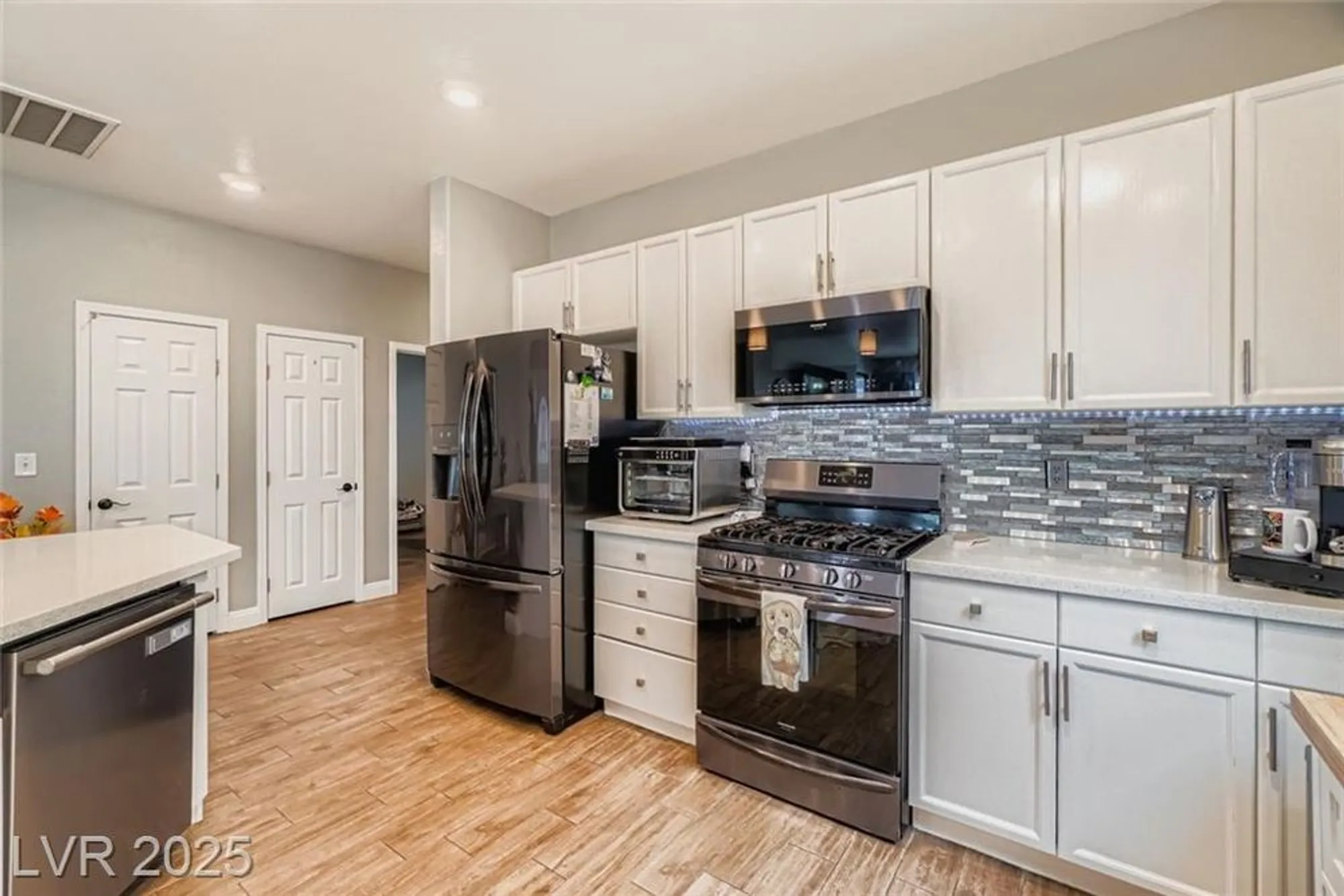 Property Slideshow image 10 of 27 | 4826 regalo bello st, Las Vegas, NV, 89135