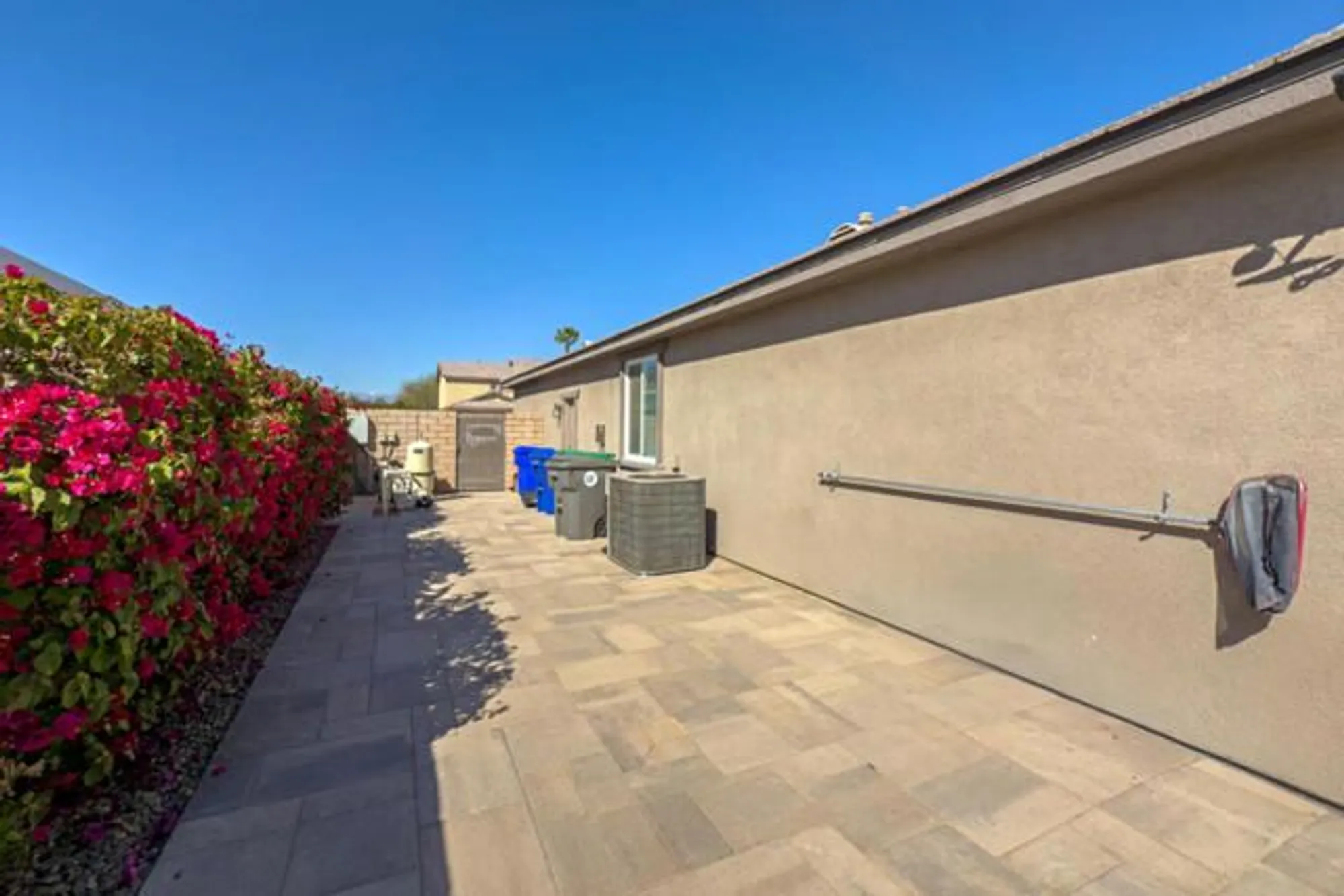 Property Slideshow image 30 of 54 | 43784 riunione pl, Indio, CA, 92203