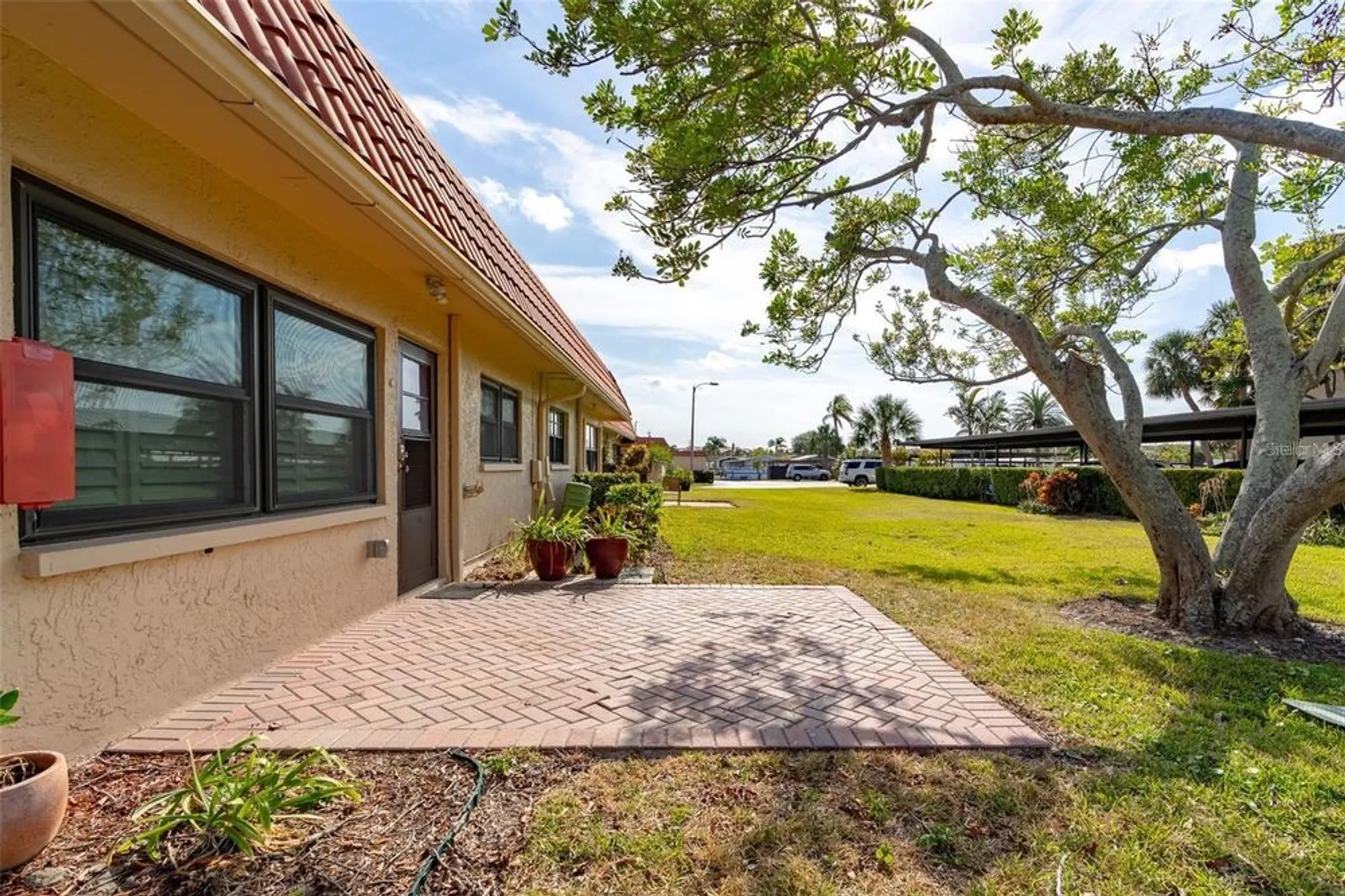 Property Slideshow image 19 of 40 | 19029 us highway 19 apt 25d, Clearwater, FL, 33764