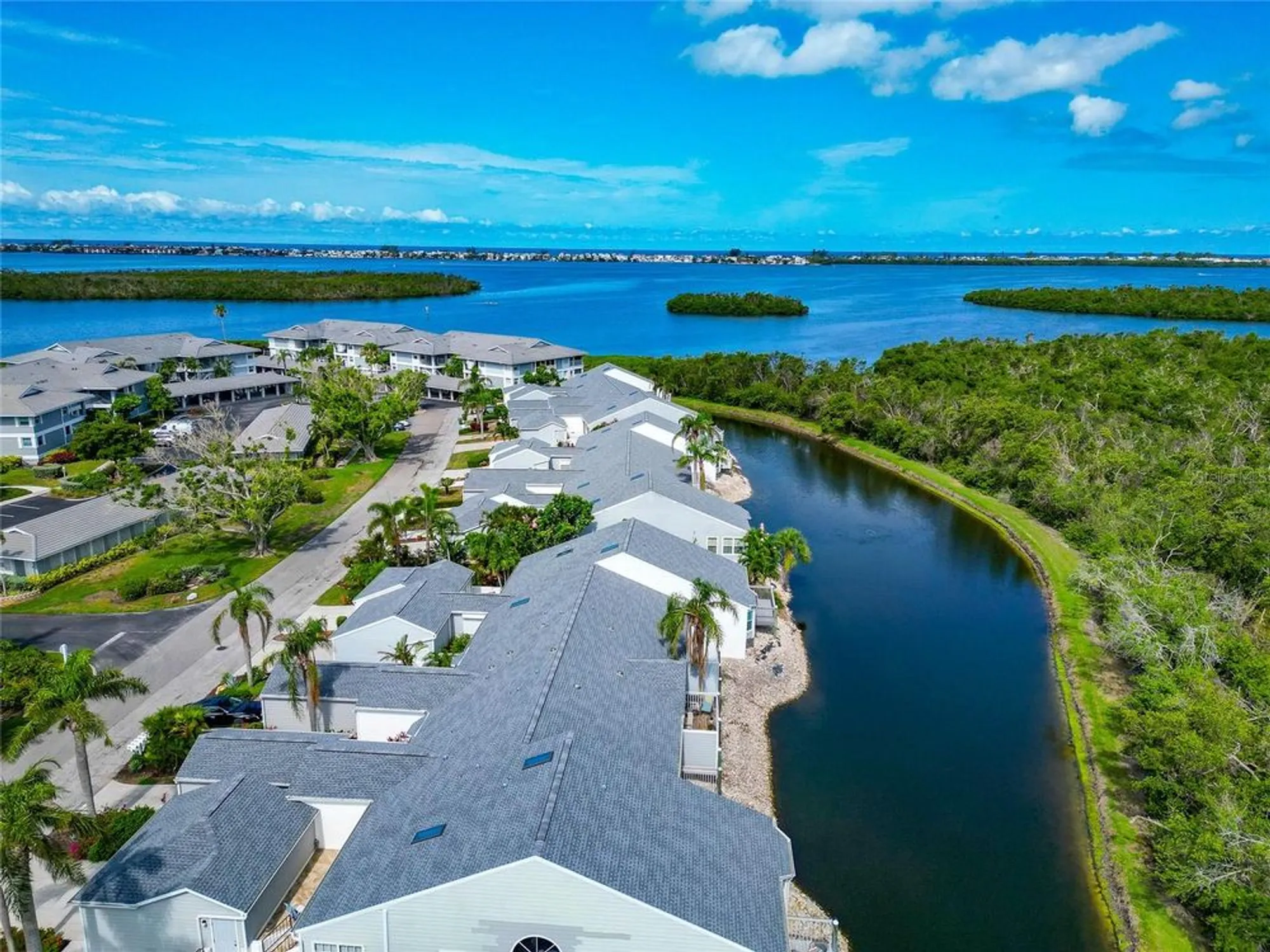 Property Slideshow image 41 of 62 | 1316 perico point cir, Bradenton, FL, 34209