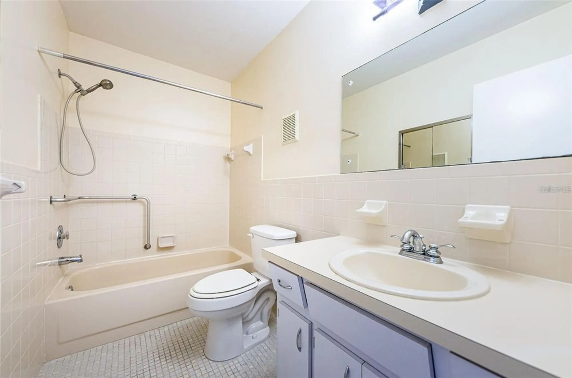 Property Slideshow image 17 of 52 | 2295 americus blvd 29, Clearwater, FL, 33763