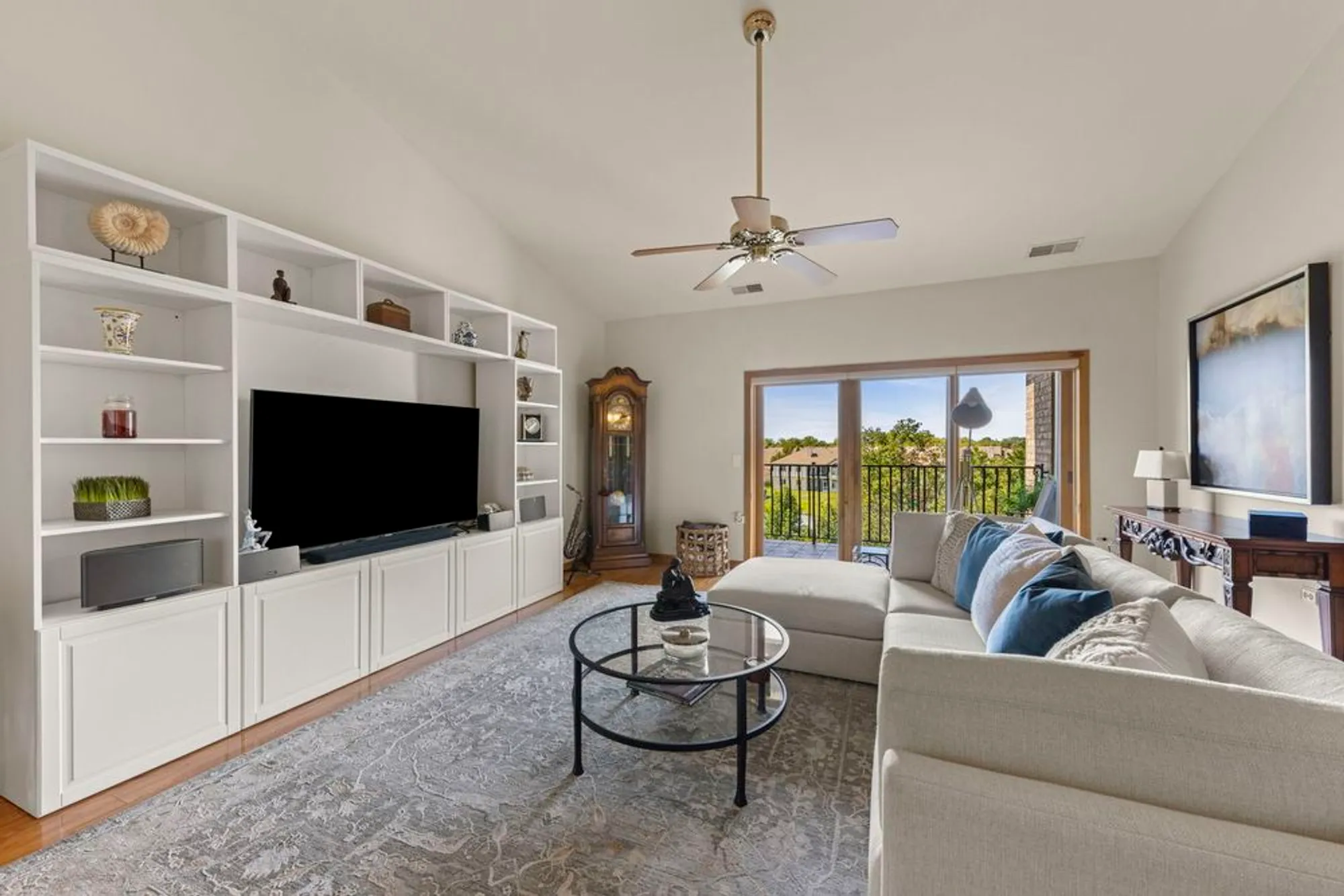 Property Slideshow image 8 of 23 | 18350 pine ridge dr apt 3d, Tinley Park, IL, 60477