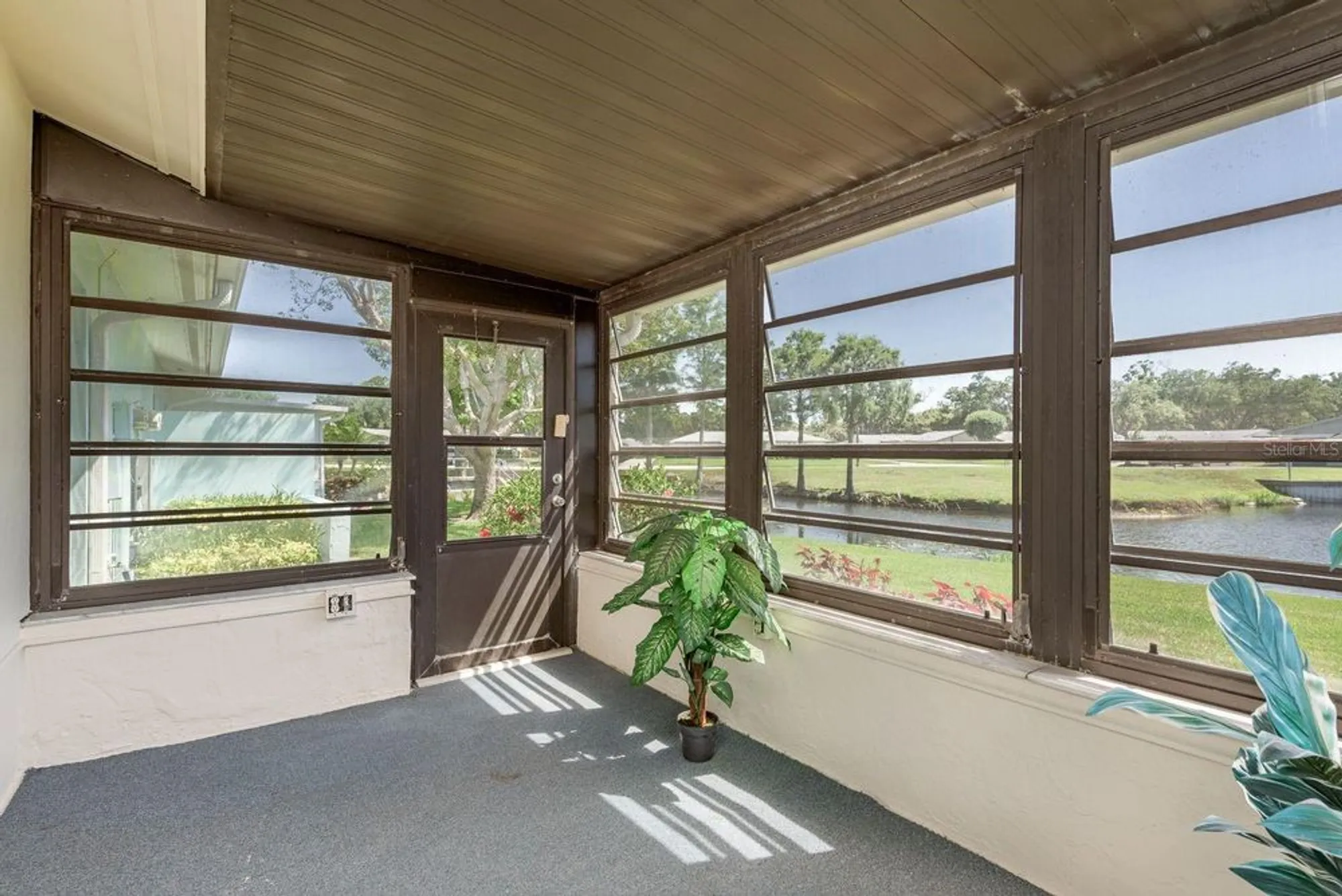 Property Slideshow image 22 of 55 | 2738 sherbrooke ln c, Palm Harbor, FL, 34684