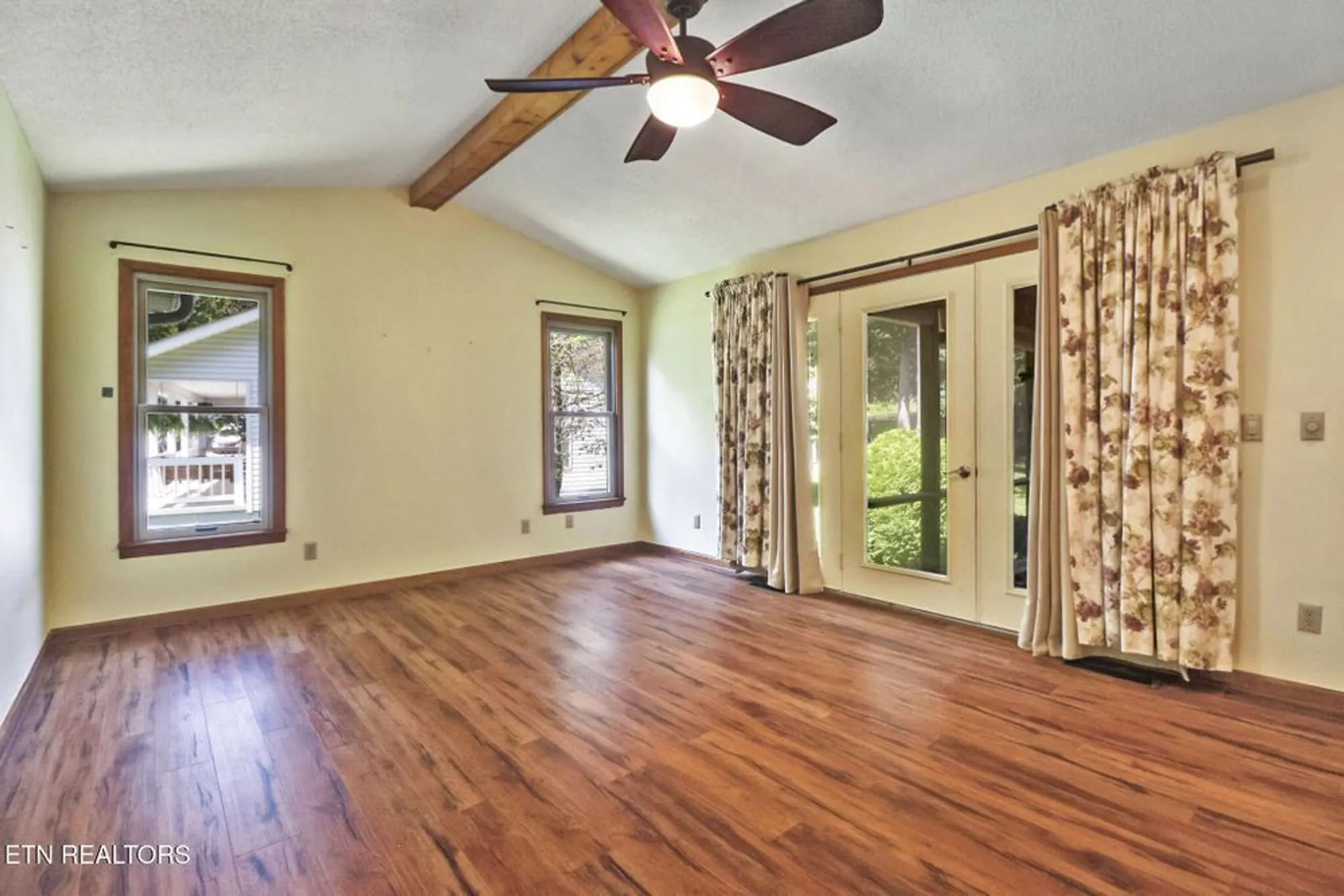 Property Slideshow image 25 of 51 | 143 sugarbush cir, Crossville, TN, 38558