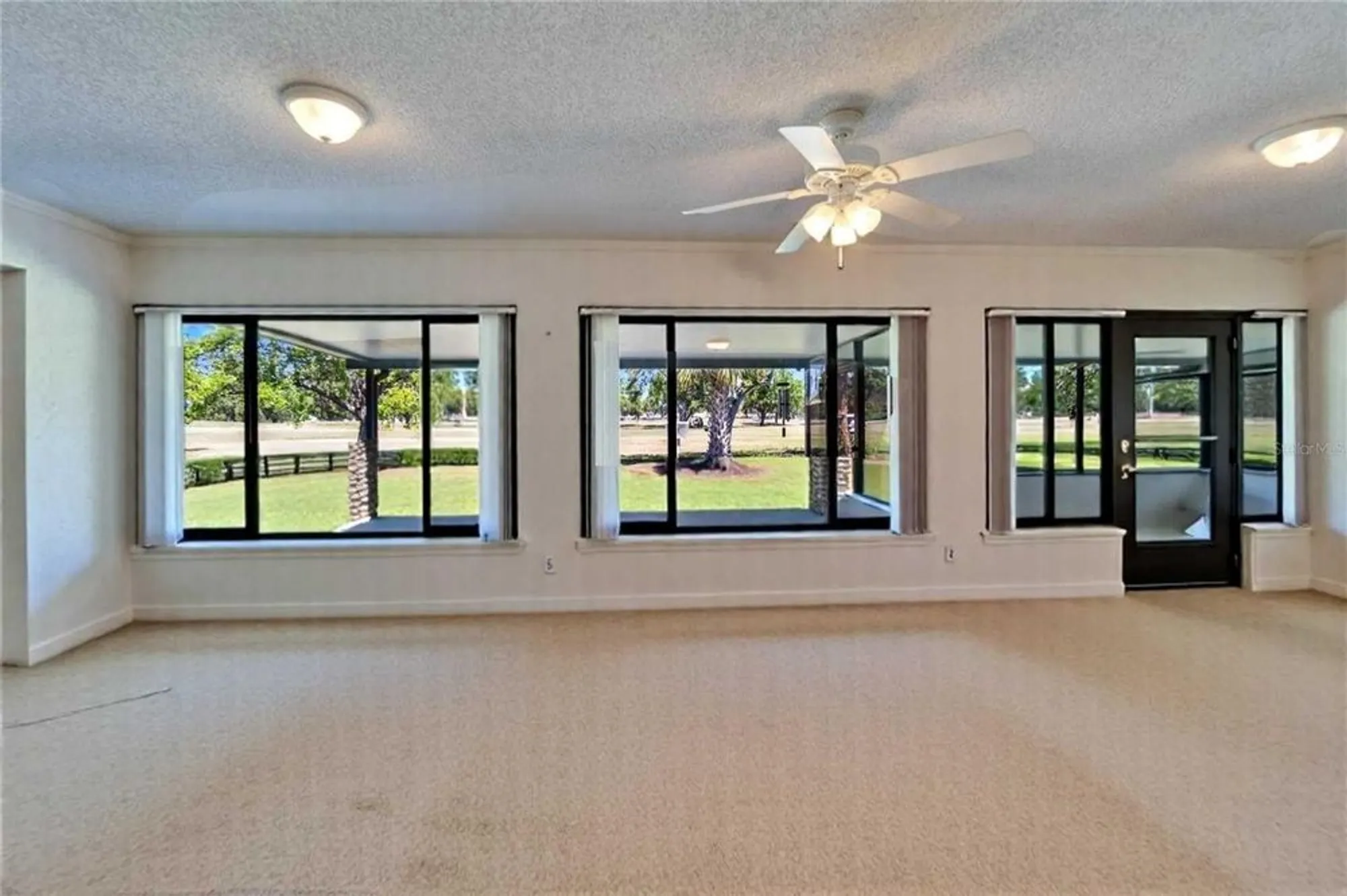 Property Slideshow image 18 of 79 | 2007 east view dr, Sun City Center, FL, 33573