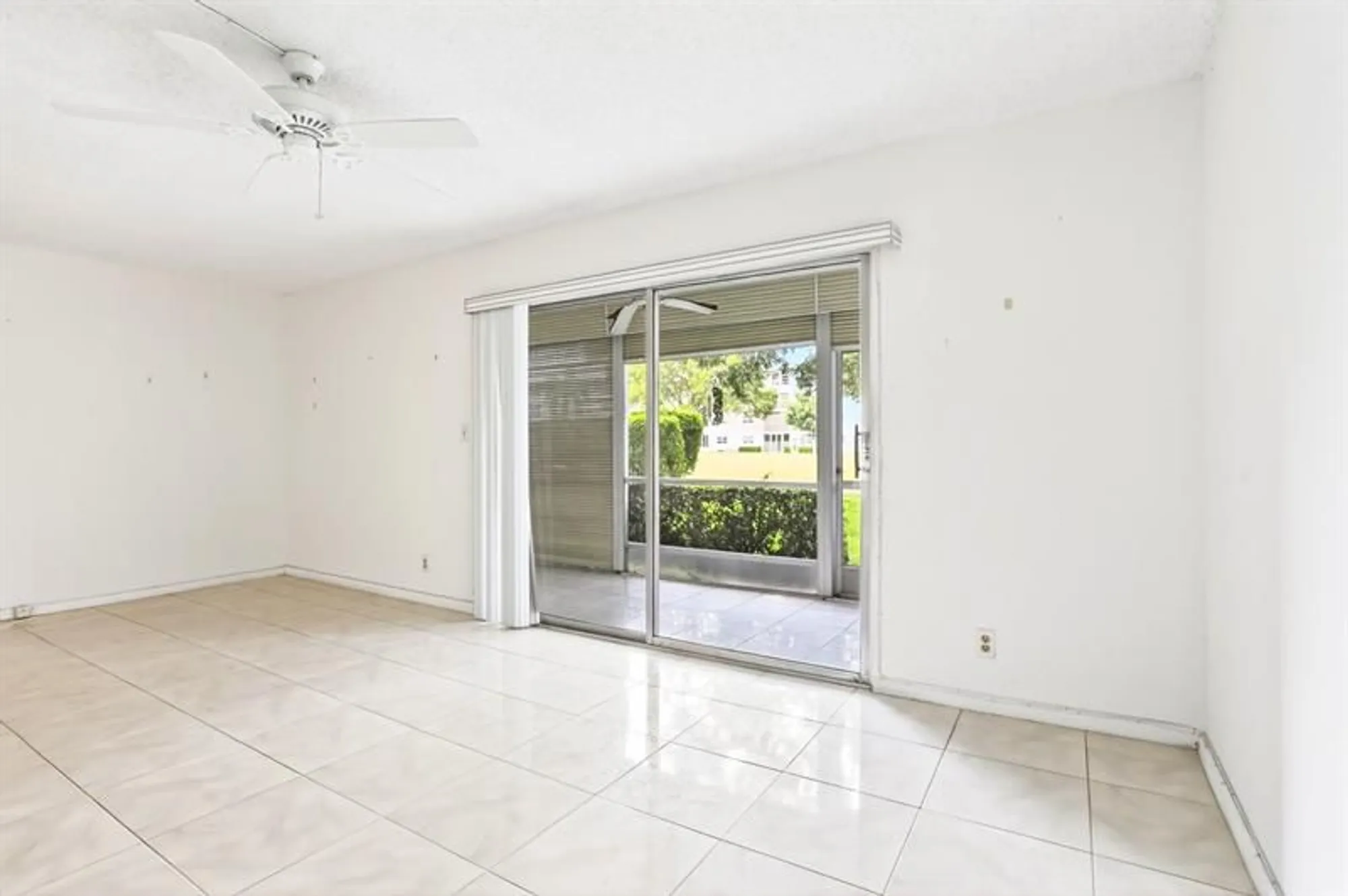 Property Slideshow image 18 of 32 | 3401 bimini ln h1, Coconut Creek, FL, 33066