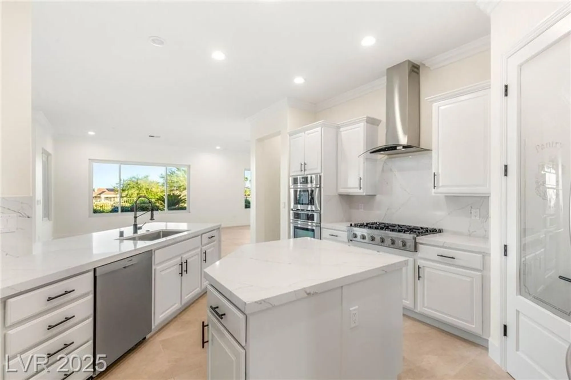 Property Slideshow image 22 of 66 | 4754 riva de romanza st, Las Vegas, NV, 89135