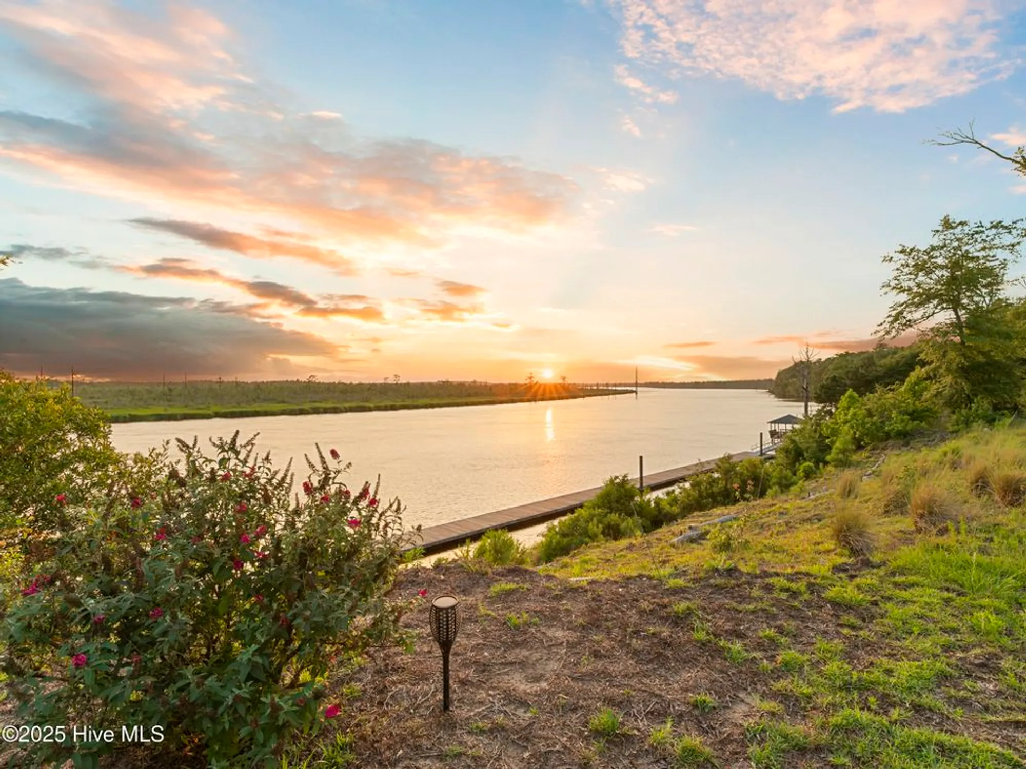 Property Slideshow image 59 of 128 | 3623 white cliffs dr, Castle Hayne, NC, 28429