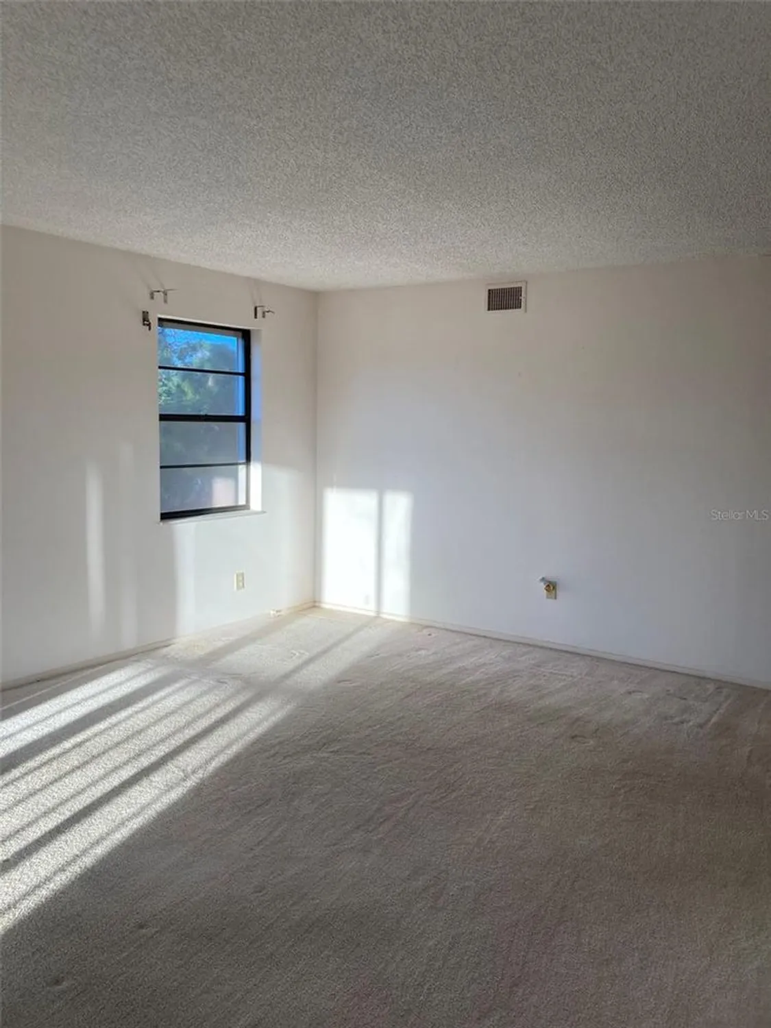 Property Slideshow image 5 of 52 | 8198 terrace garden dr n unit 211, St Petersburg, FL, 33709