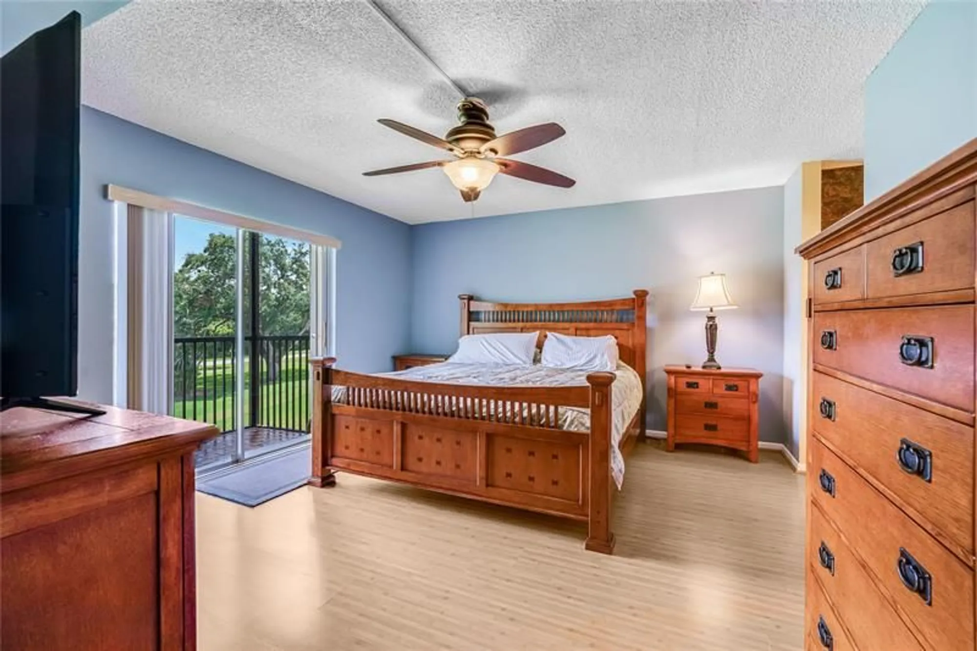 Property Slideshow image 5 of 57 | 271 s hollybrook dr 304, Pembroke Pines, FL, 33025