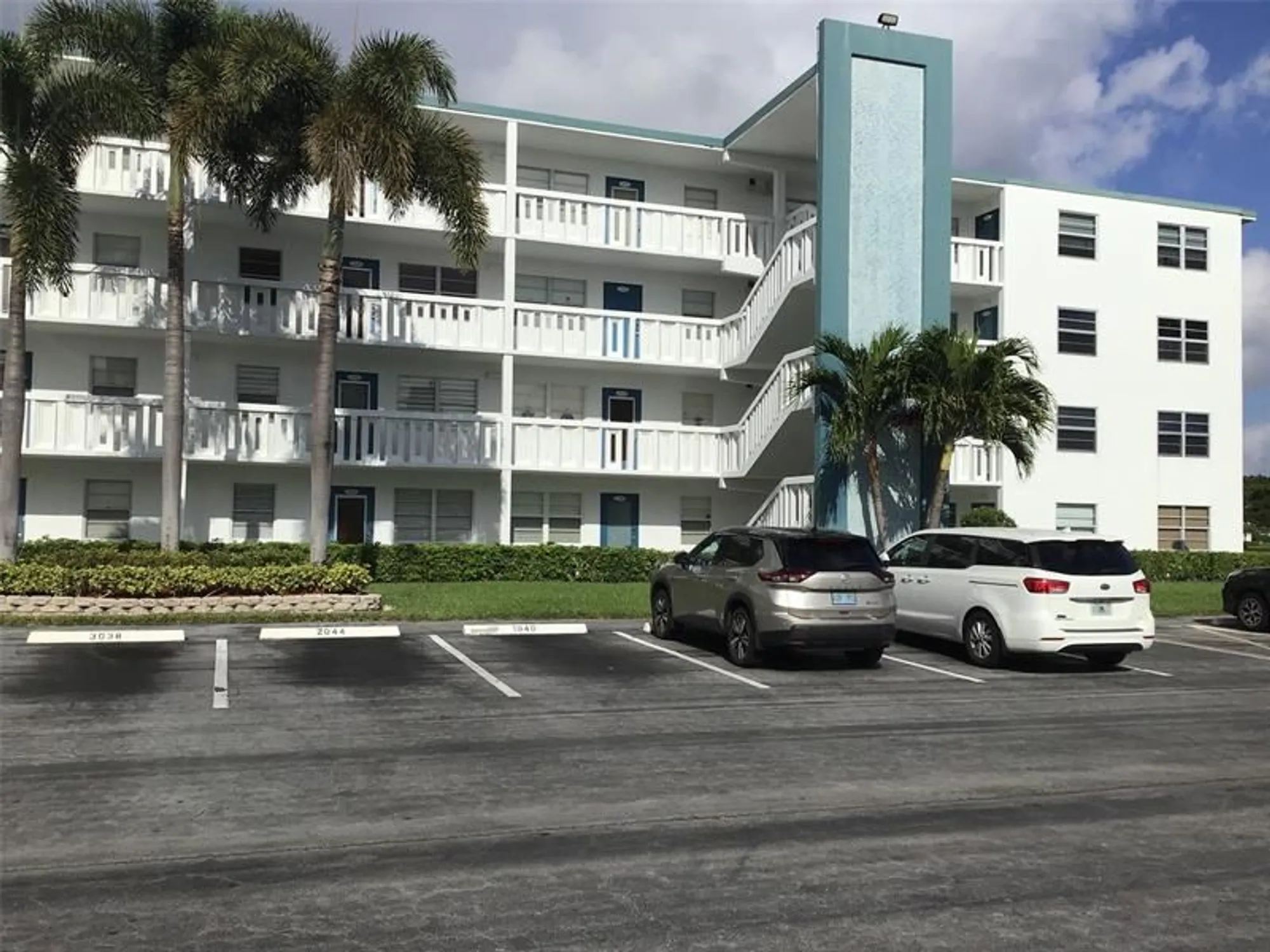 Property Slideshow image 4 of 37 | 2038 exeter c # 2038, Boca Raton, FL, 33434