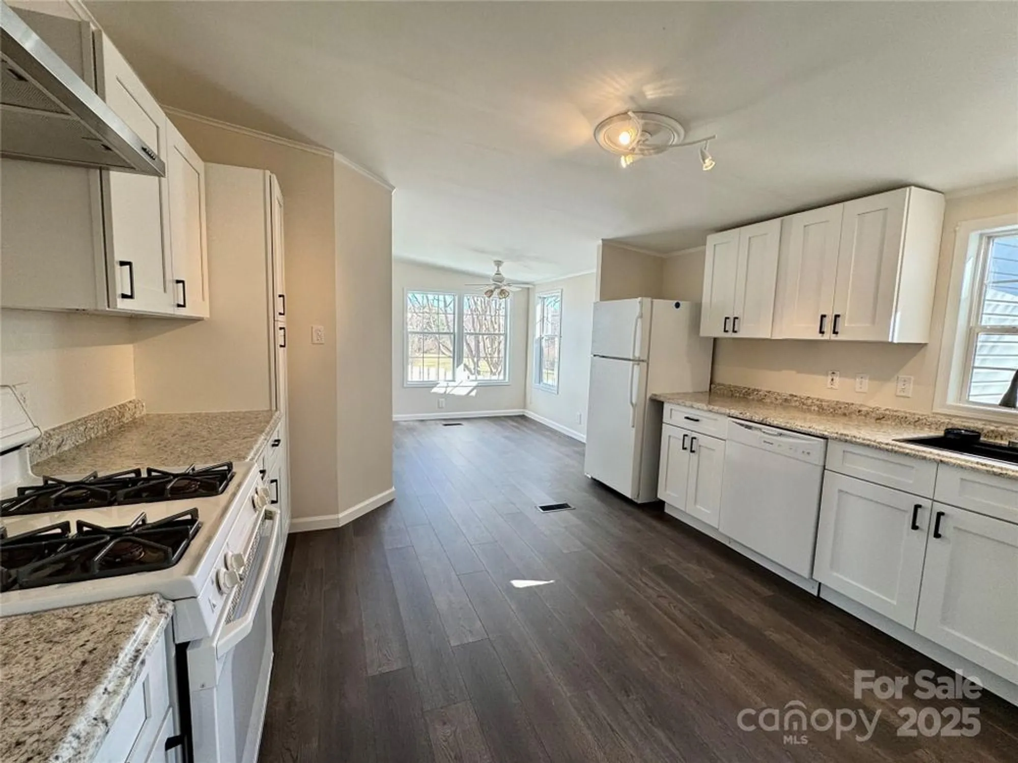 Property Slideshow image 11 of 26 | 436 riverwind dr, Hendersonville, NC, 28739