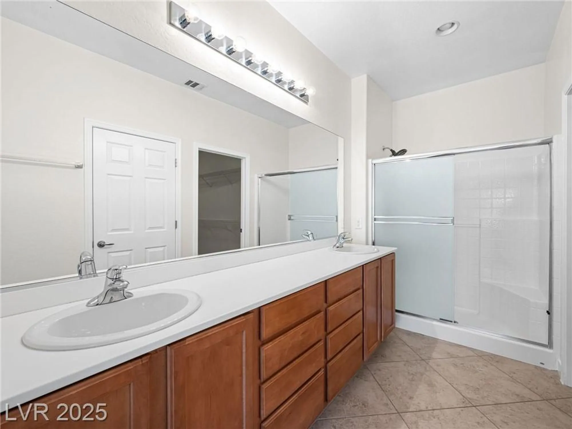 Property Slideshow image 14 of 32 | 7757 coast jay st, North Las Vegas, NV, 89084