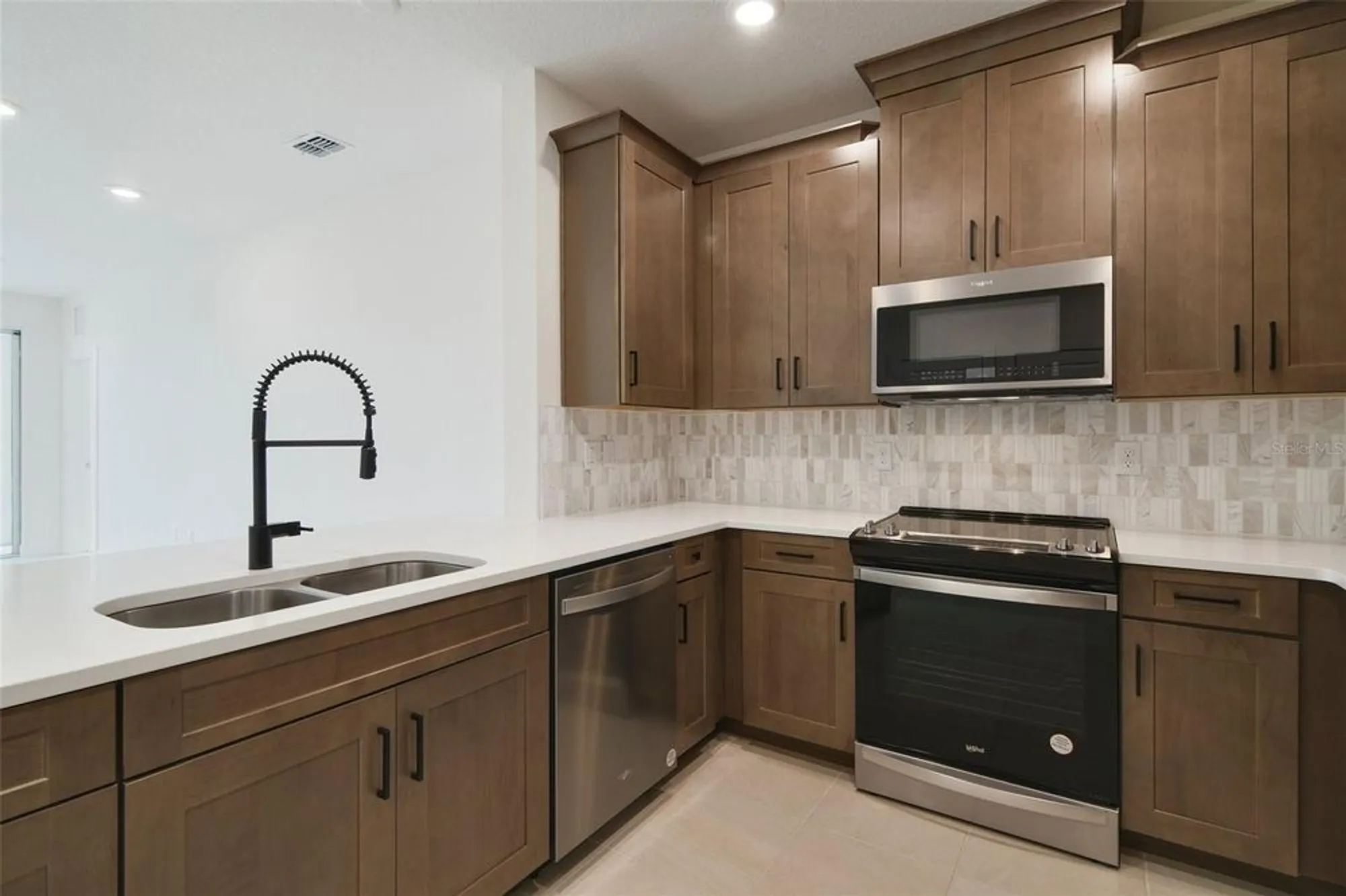 Property Slideshow image 2 of 20 | 7557 laureate blvd unit 6301, Orlando, FL, 32827