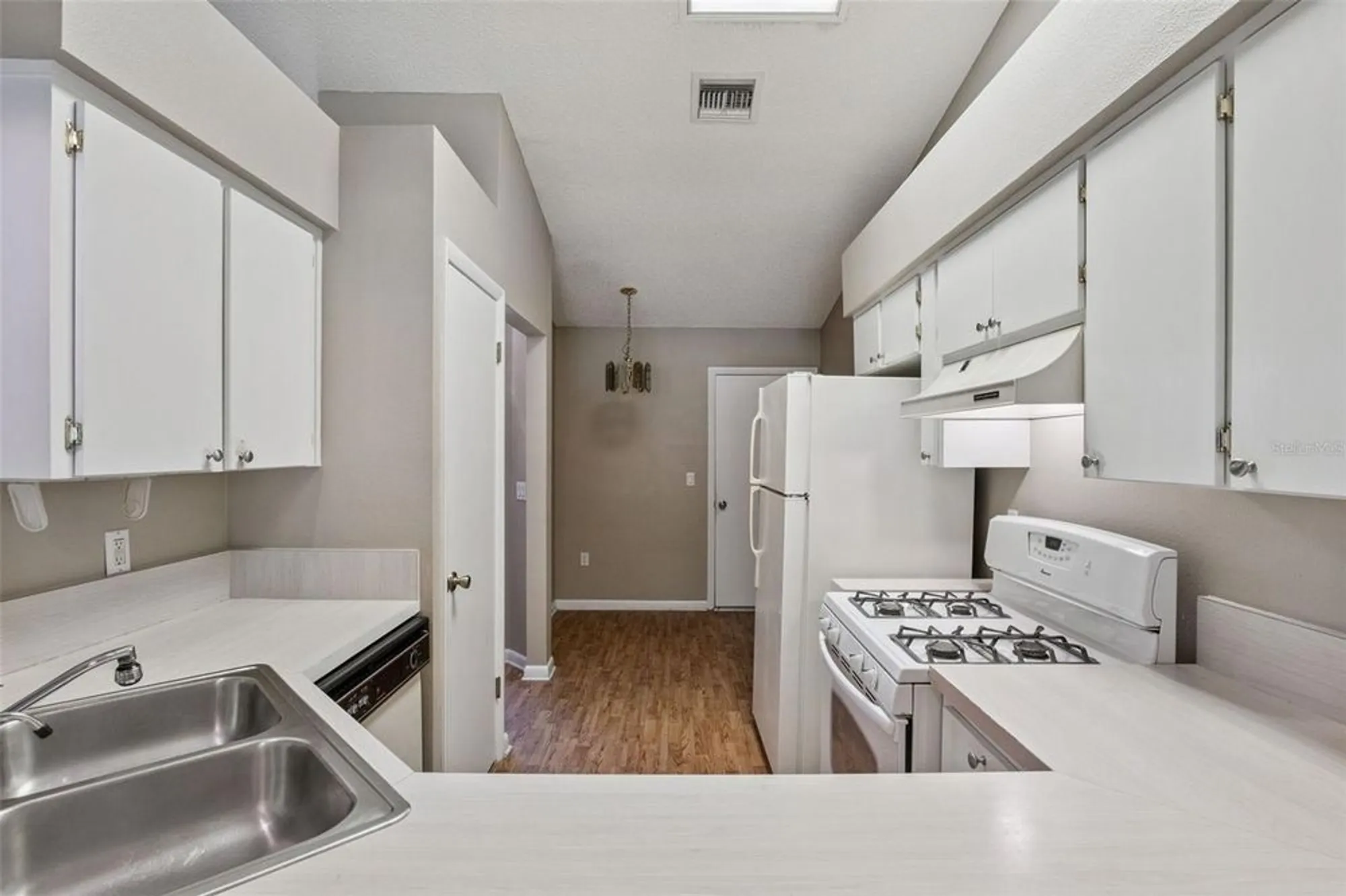 Property Slideshow image 16 of 82 | 26755 cash ct, Leesburg, FL, 34748