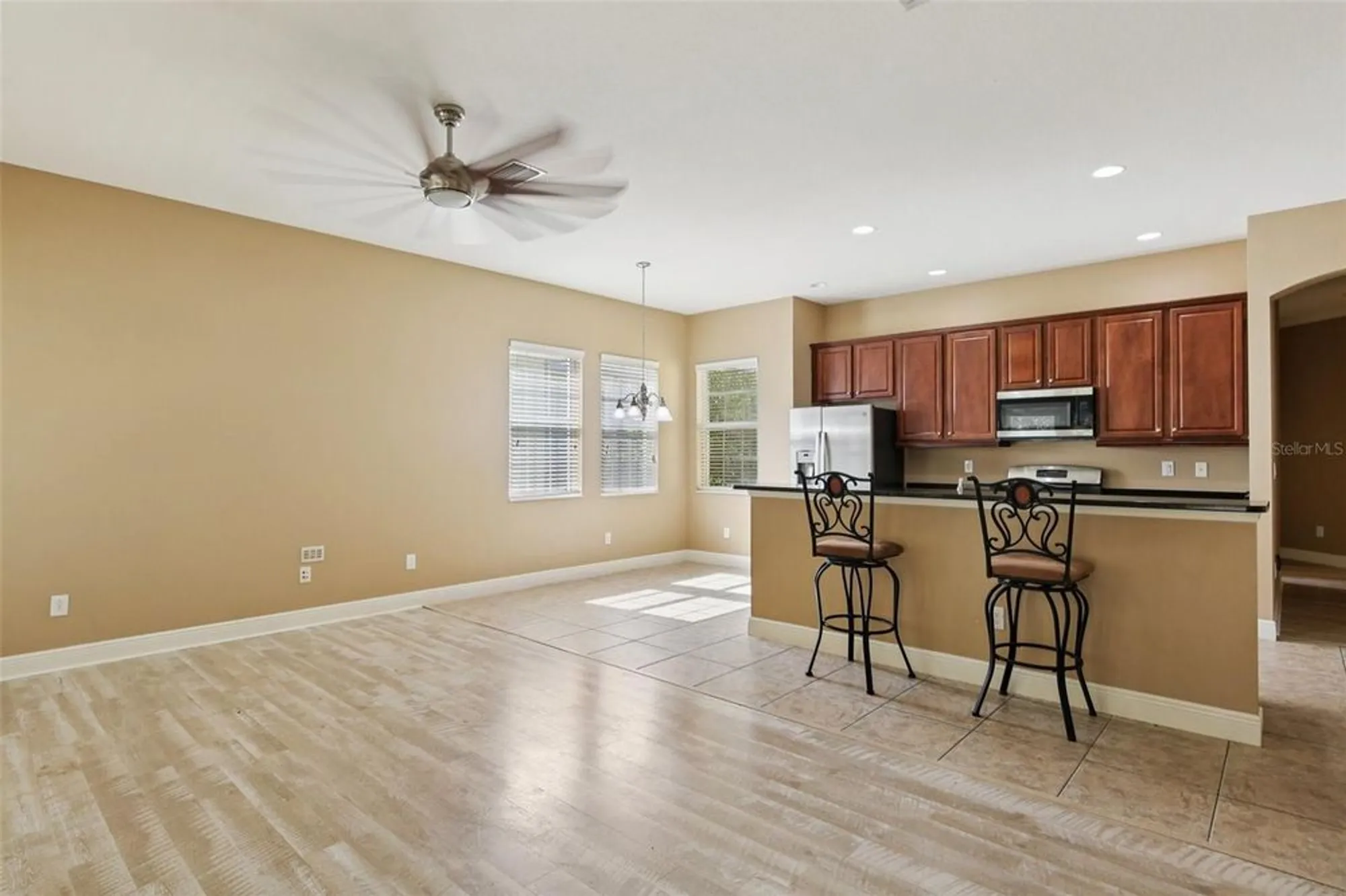 Property Slideshow image 6 of 35 | 221 sunset crest ct, Apollo Beach, FL, 33572