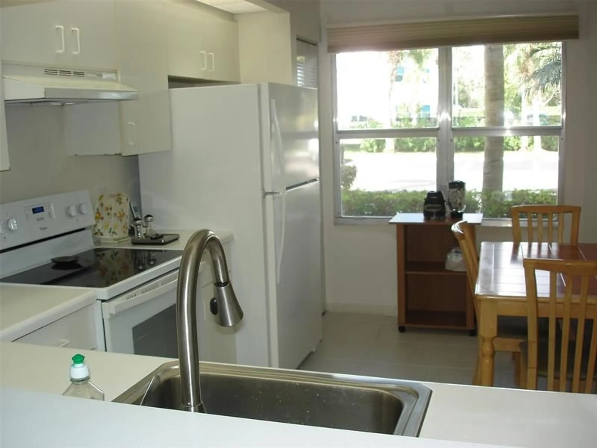 Property Slideshow image 6 of 13 | 571 sw 142nd ave apt 106, Pembroke Pines, FL, 33027