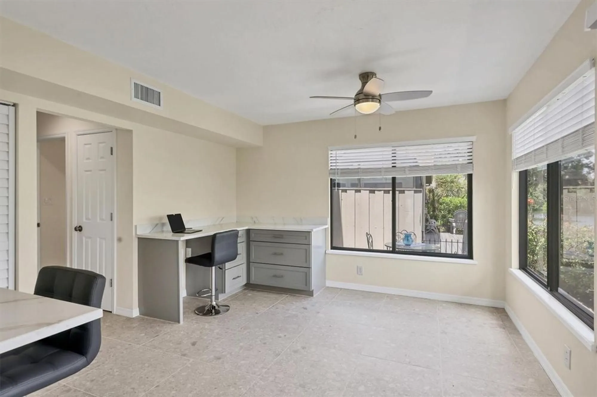 Property Slideshow image 31 of 78 | 4555 forest wood trl 23, Sarasota, FL, 34241