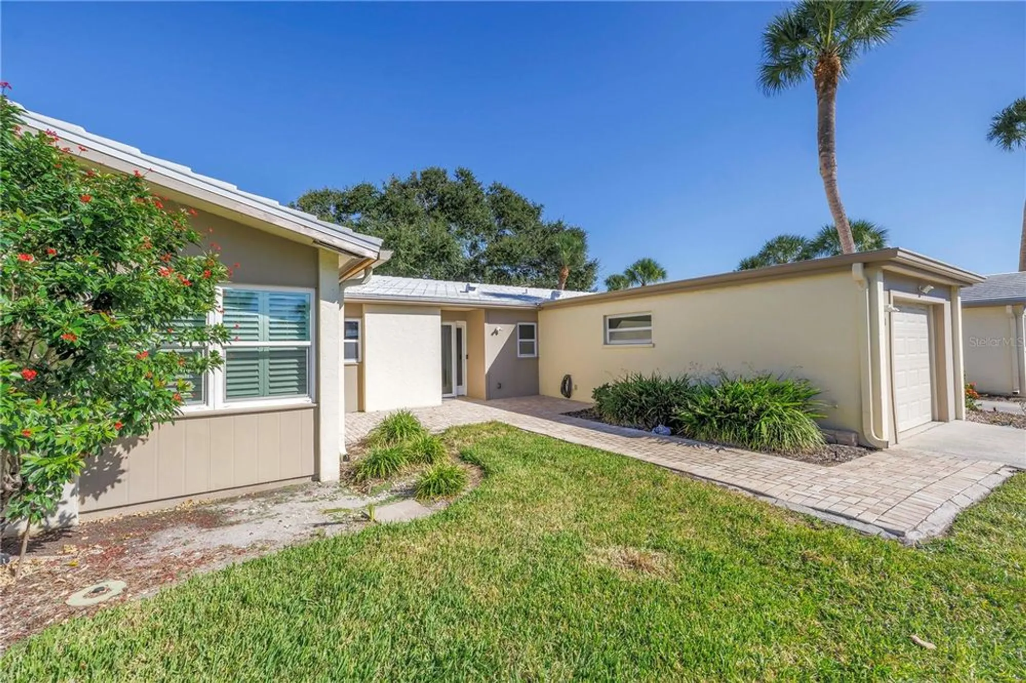 Property Slideshow image 4 of 60 | 111 whispering sands cir # v38, Sarasota, FL, 34242