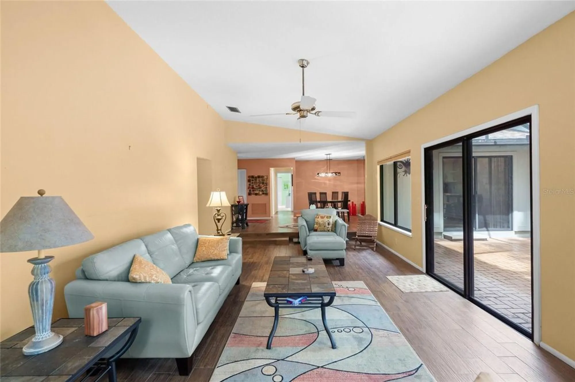 Property Slideshow image 13 of 43 | 4637 willow wood cir 44, Sarasota, FL, 34241