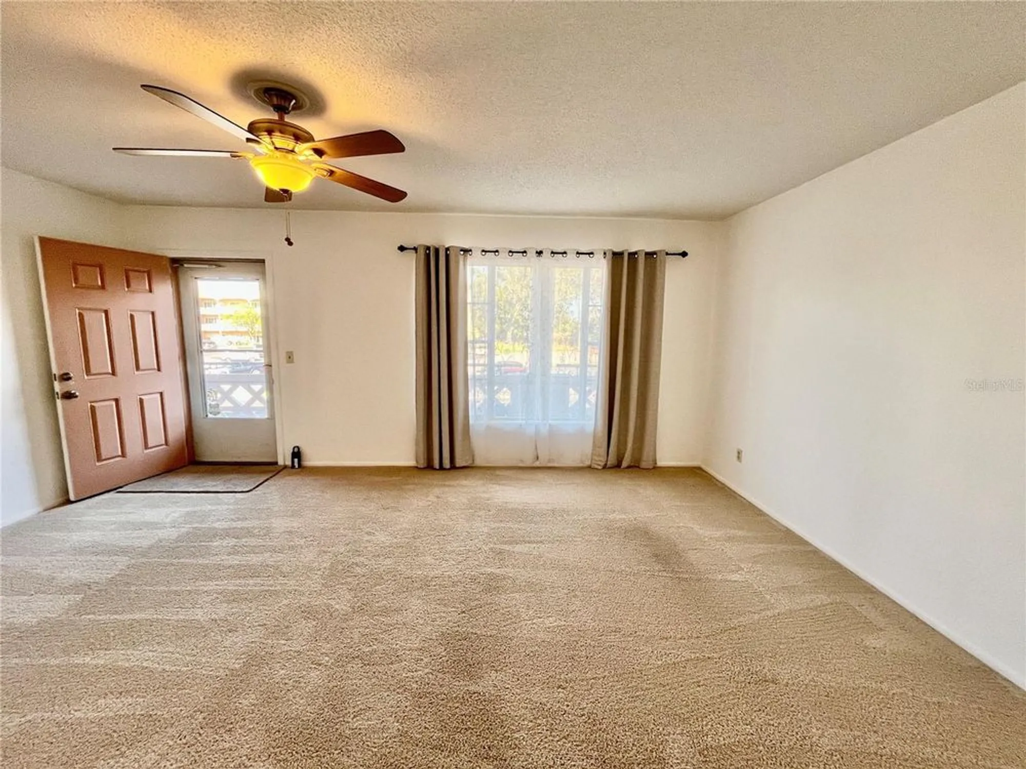 Property Slideshow image 6 of 38 | 2457 ecuadorian way 51, Clearwater, FL, 33763