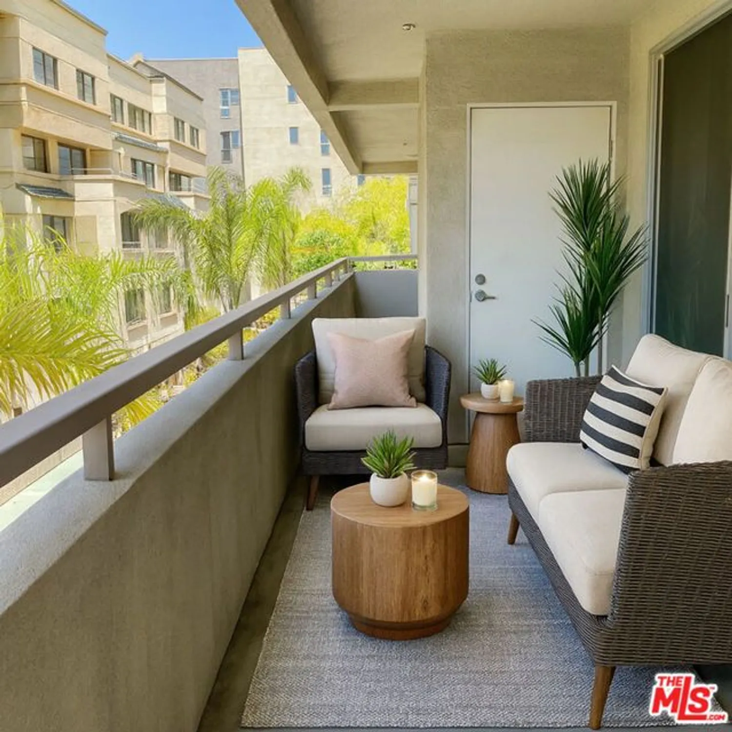 Property Slideshow image 9 of 10 | 267 s san pedro st unit 306, Los Angeles, CA, 90012