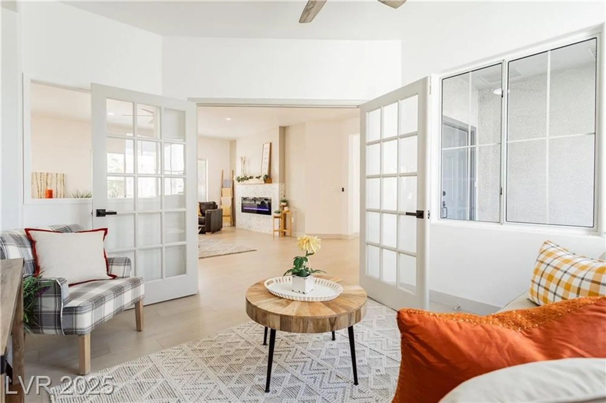 Property Slideshow image 33 of 72 | 2589 evansville ave, Henderson, NV, 89052