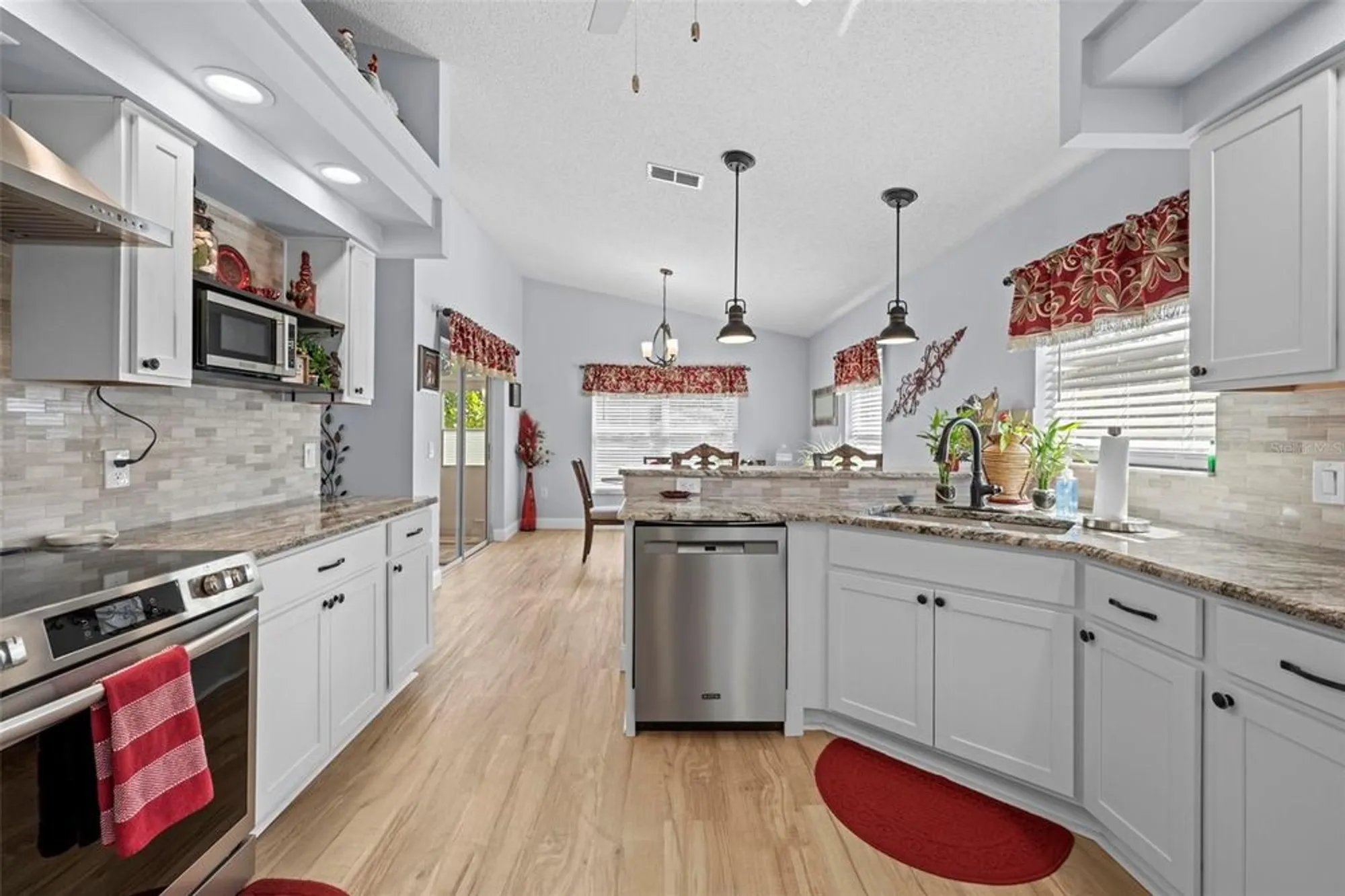 Property Slideshow image 21 of 61 | 412 mistwood ct, Spring Hill, FL, 34609