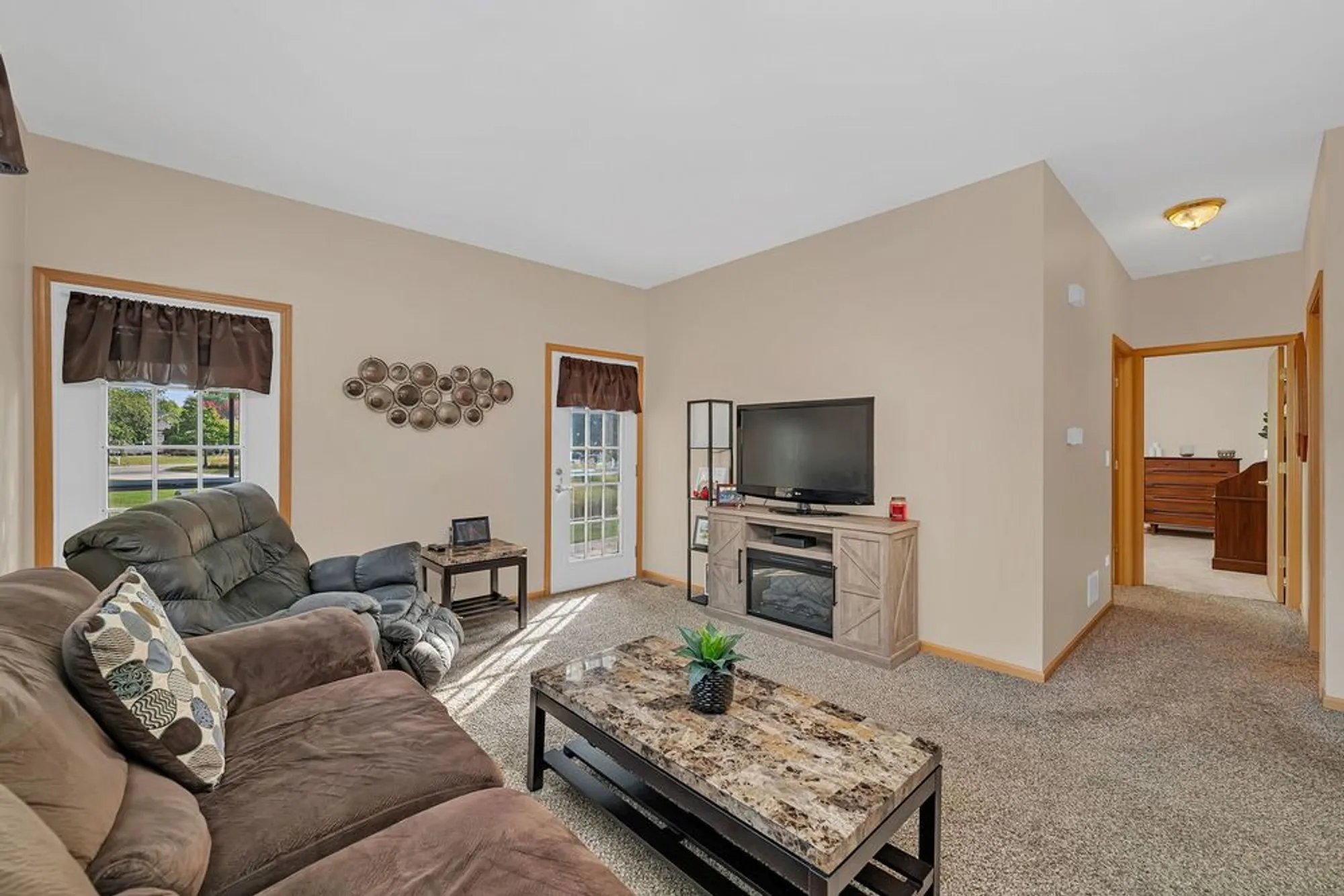 Property Slideshow image 13 of 26 | 21476 mays lake ct, Crest Hill, IL, 60403