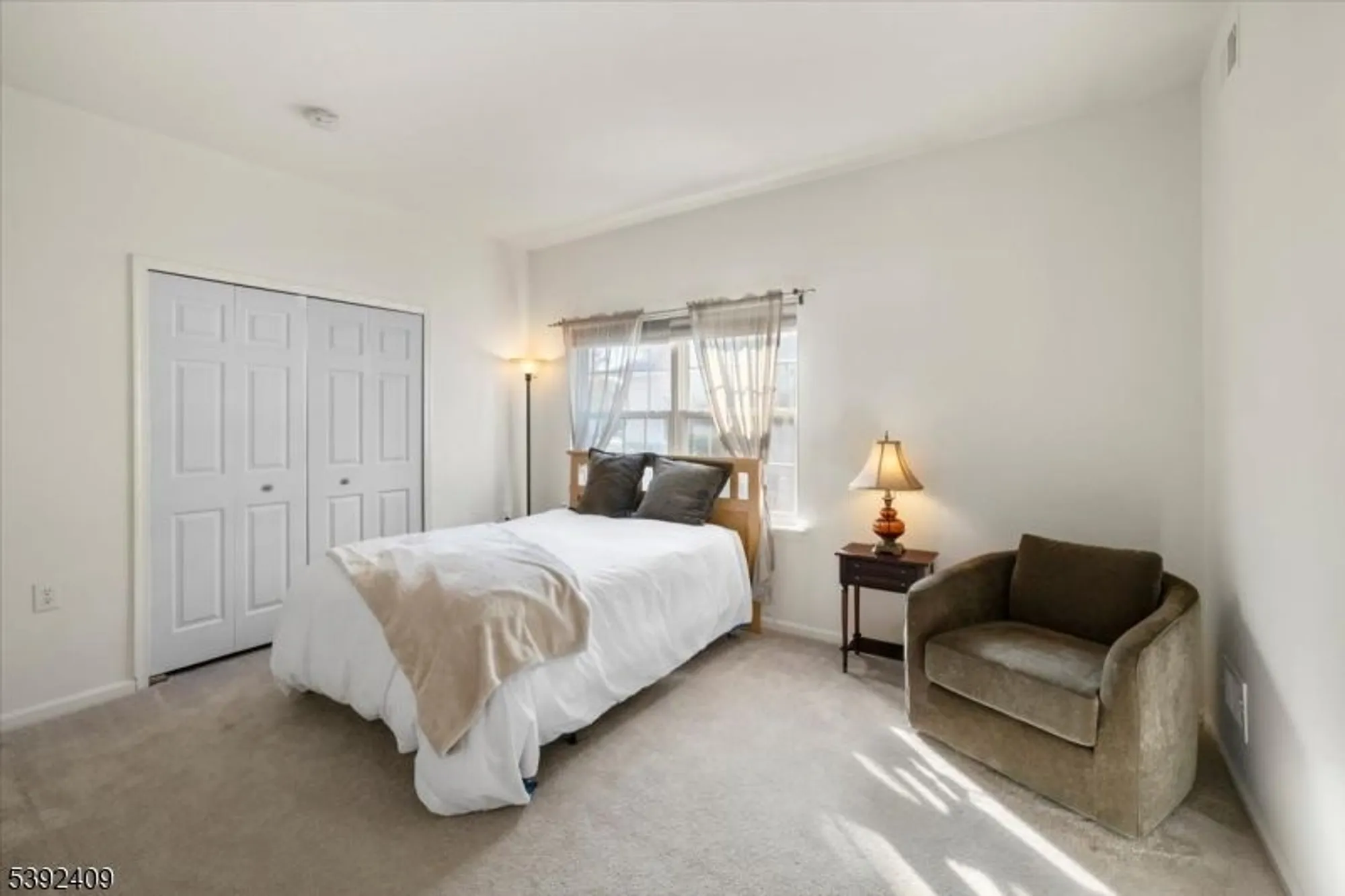 Property Slideshow image 19 of 37 | 29 daulton dr, Somerset, NJ, 08873