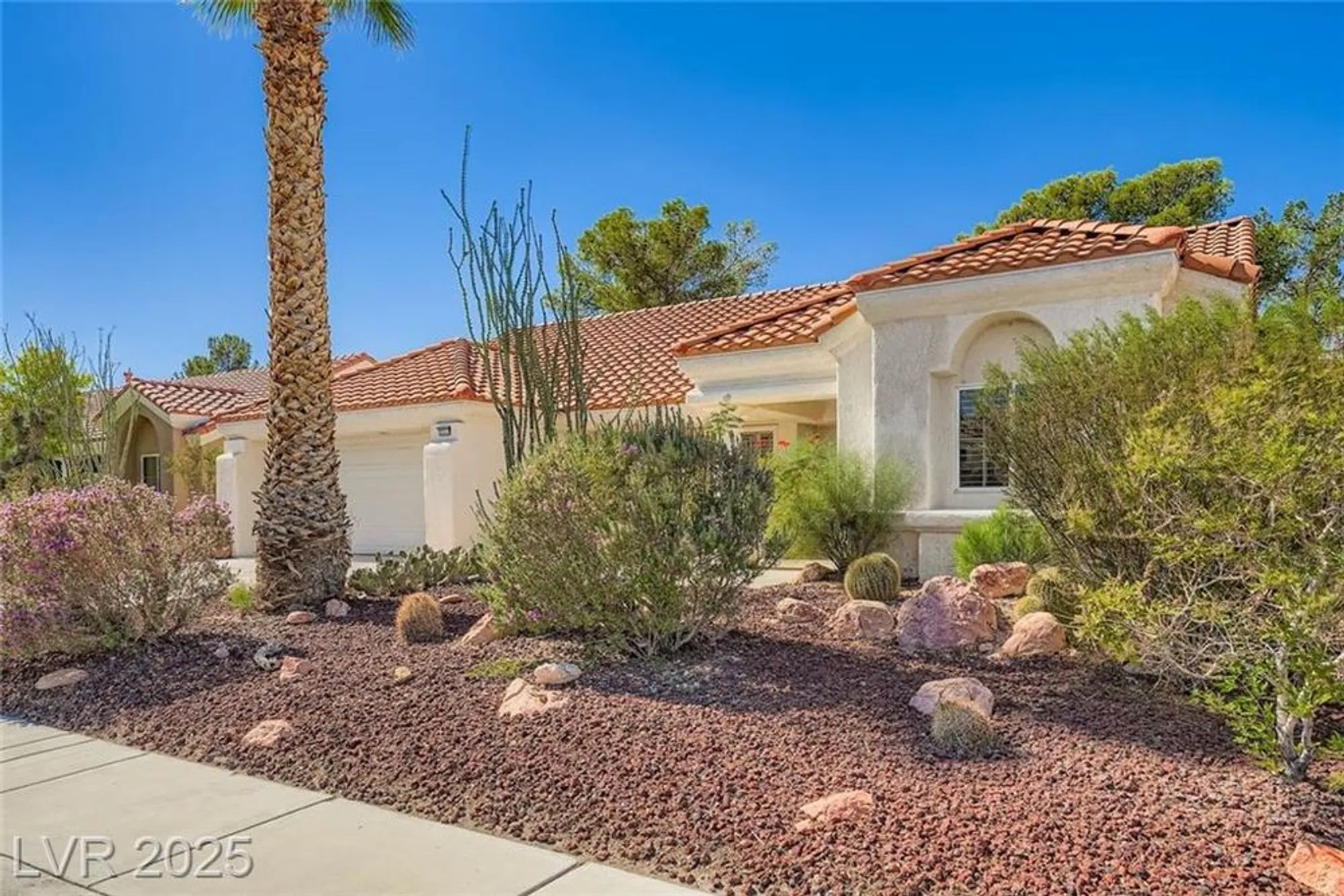 Property Slideshow image 4 of 29 | 2517 desert butte dr, Las Vegas, NV, 89134