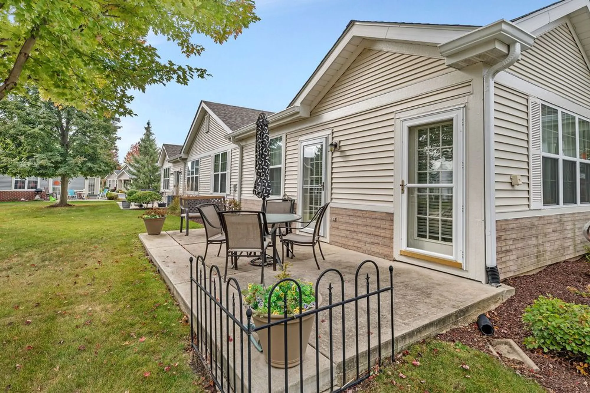 Property Slideshow image 23 of 26 | 21476 mays lake ct, Crest Hill, IL, 60403