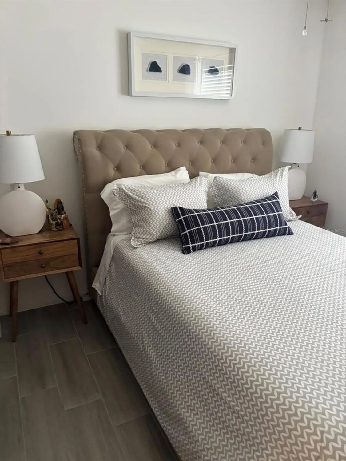 Property Slideshow image 11 of 24 | 5689 gardens dr, Sarasota, FL, 34243