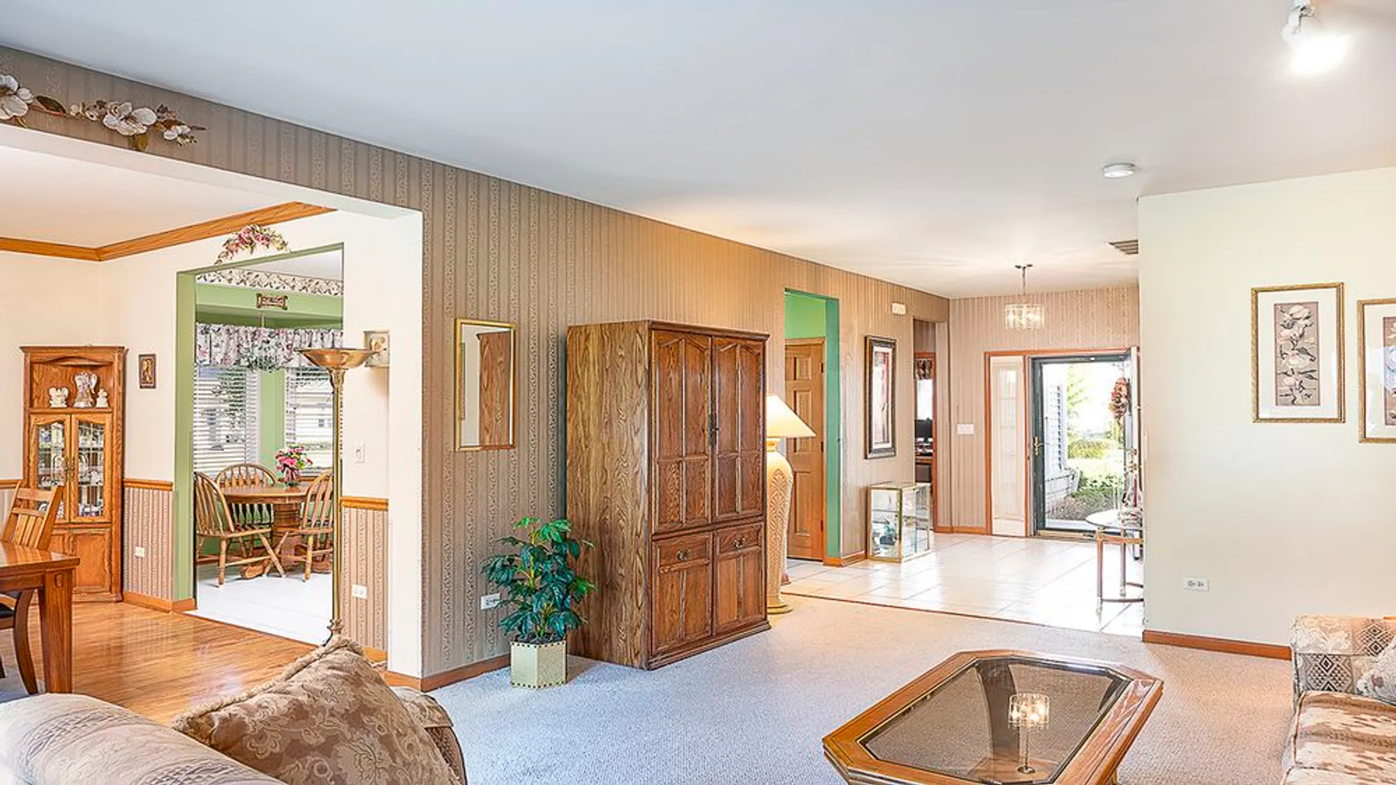 Property Slideshow image 12 of 24 | 21056 w aspen ln, Plainfield, IL, 60544