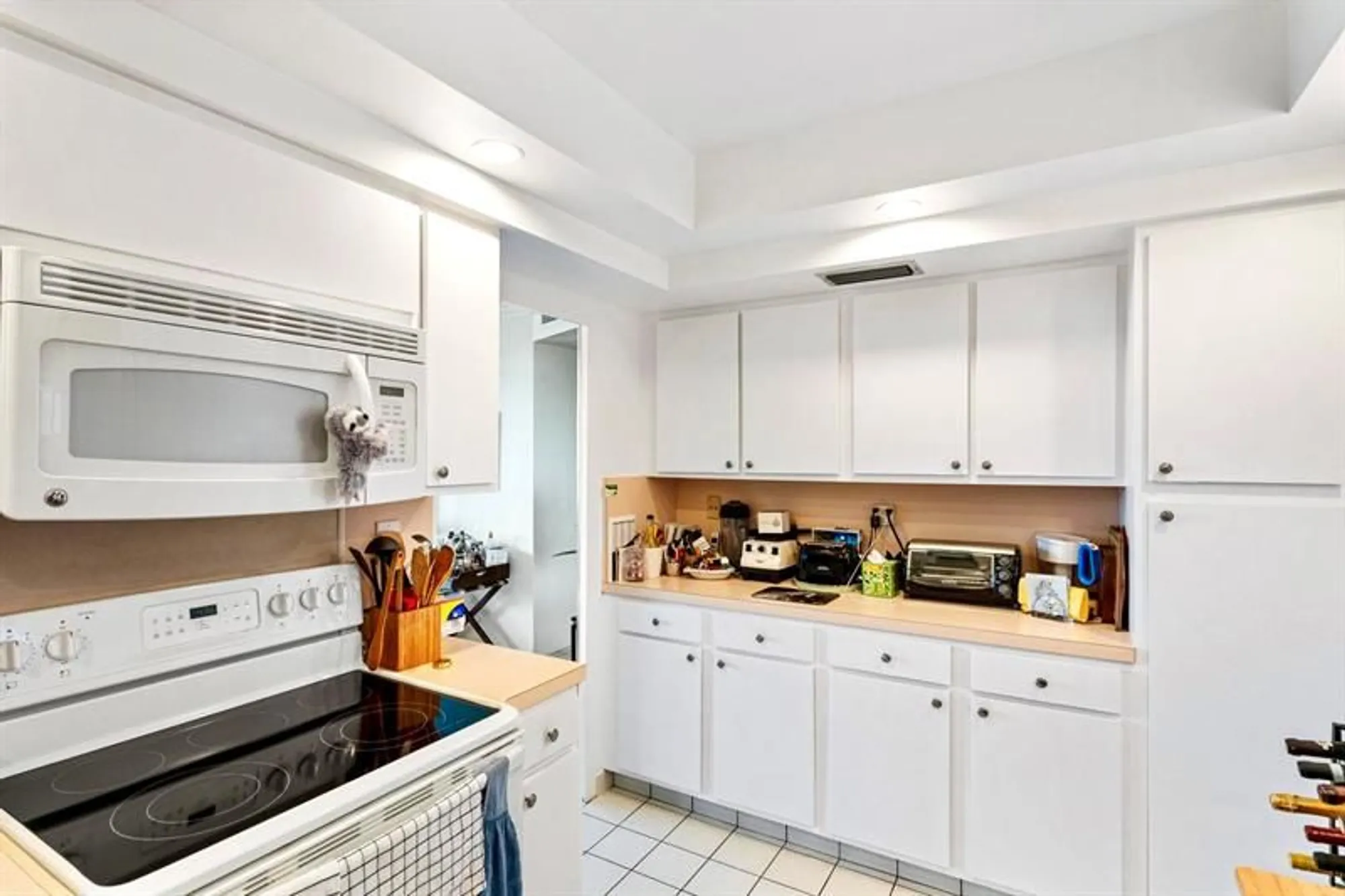 Property Slideshow image 8 of 27 | 3333 ne 34th st apt 1504, Fort Lauderdale, FL, 33308