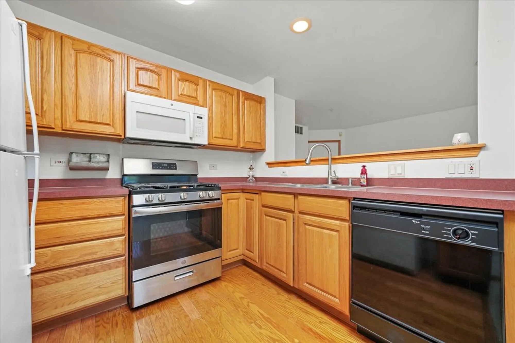 Property Slideshow image 6 of 15 | 20862 w torrey pines 2b, Plainfield, IL, 60544