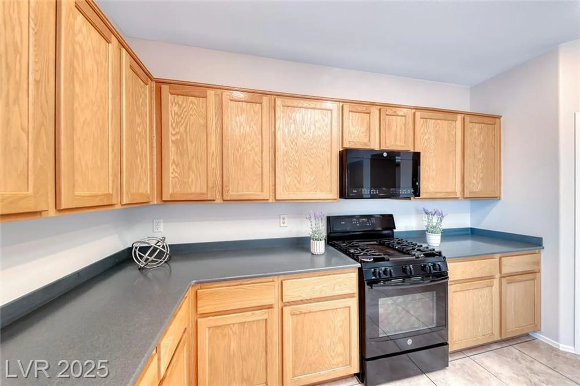 Property Slideshow image 15 of 50 | 2343 schaeffer hills dr, Henderson, NV, 89052