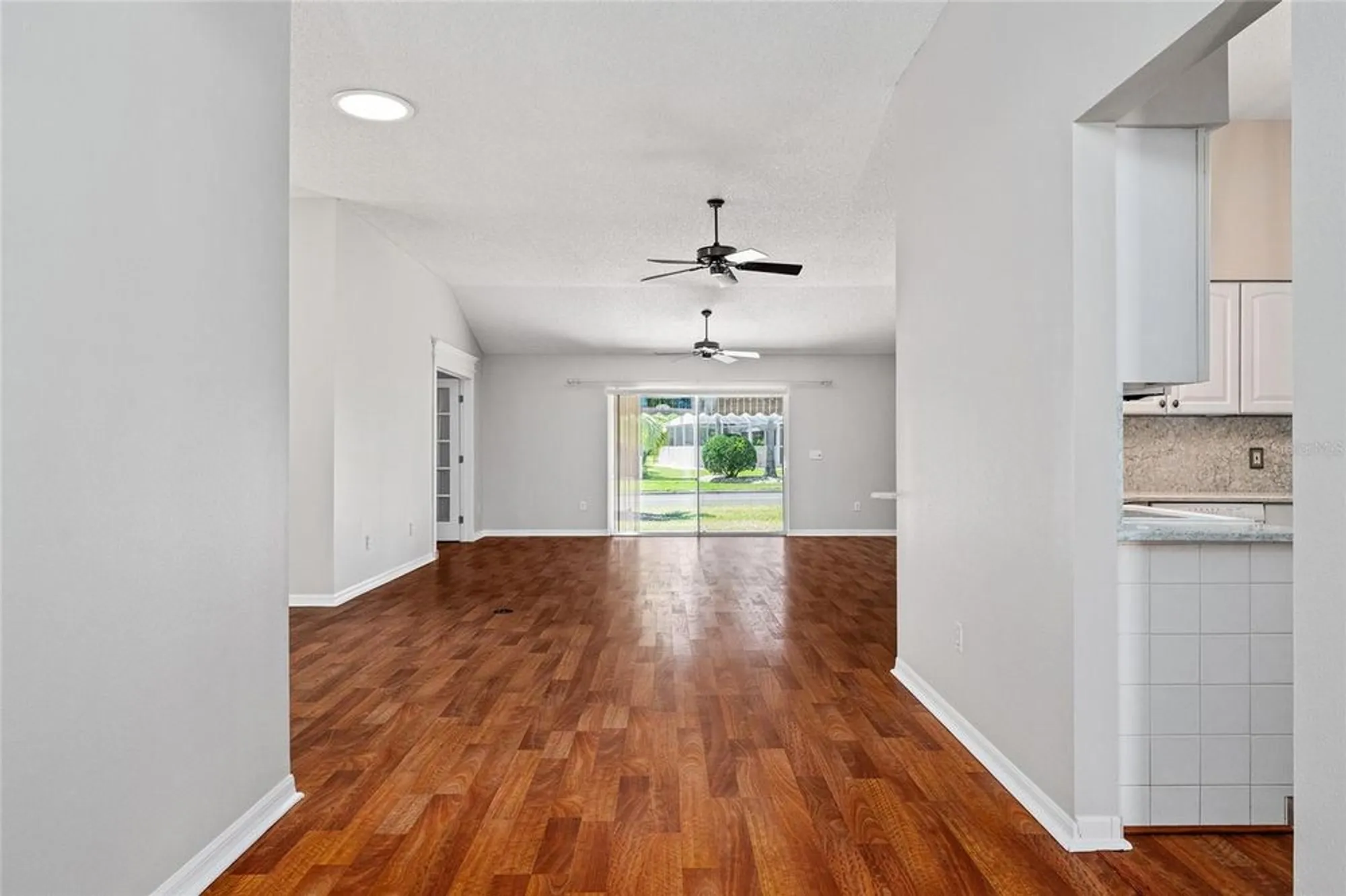 Property Slideshow image 7 of 50 | 2461 merida cir, The Villages, FL, 32162