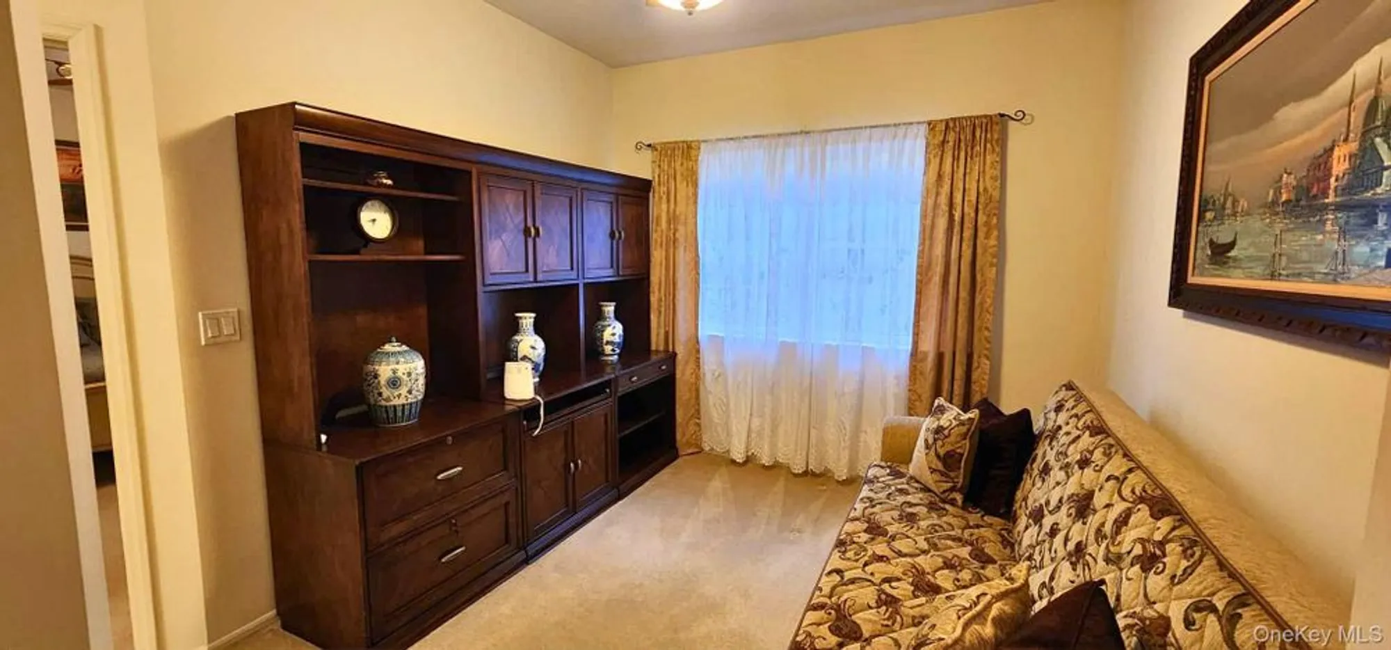 Property Slideshow image 19 of 25 | 512 narragansett villas dr, Lindenhurst, NY, 11757