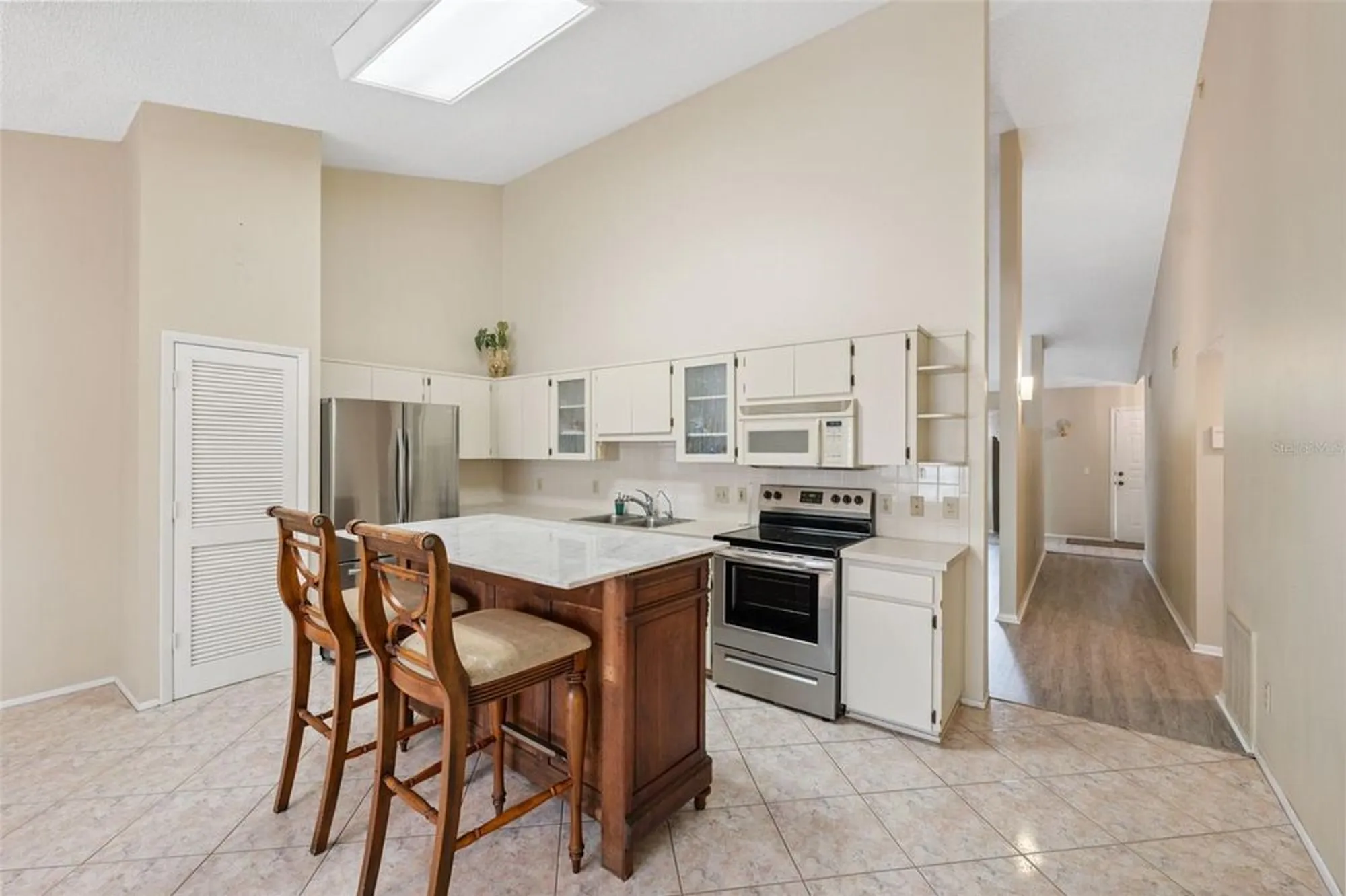 Property Slideshow image 18 of 49 | 2192 swedish dr 26, Clearwater, FL, 33763