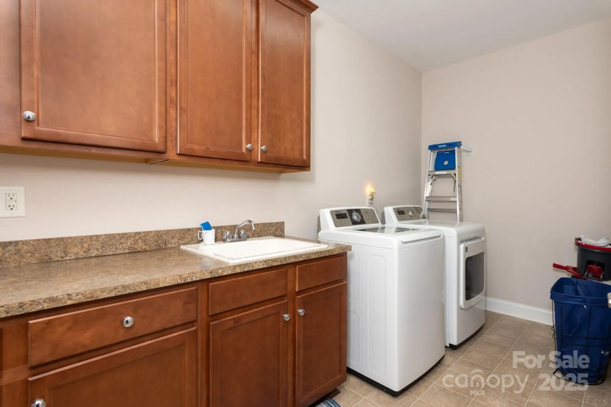 Property Slideshow image 23 of 44 | 12612 meetinghouse dr, Cornelius, NC, 28031