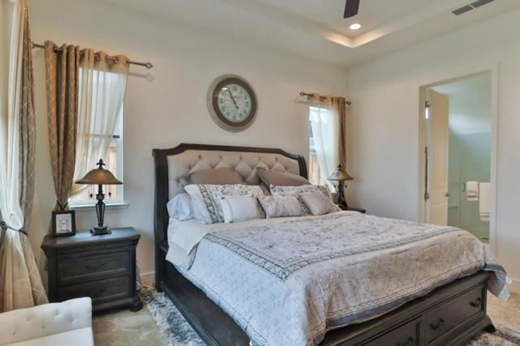 Property Slideshow image 19 of 52 | 2102 white oak dr, Hollister, CA, 95023