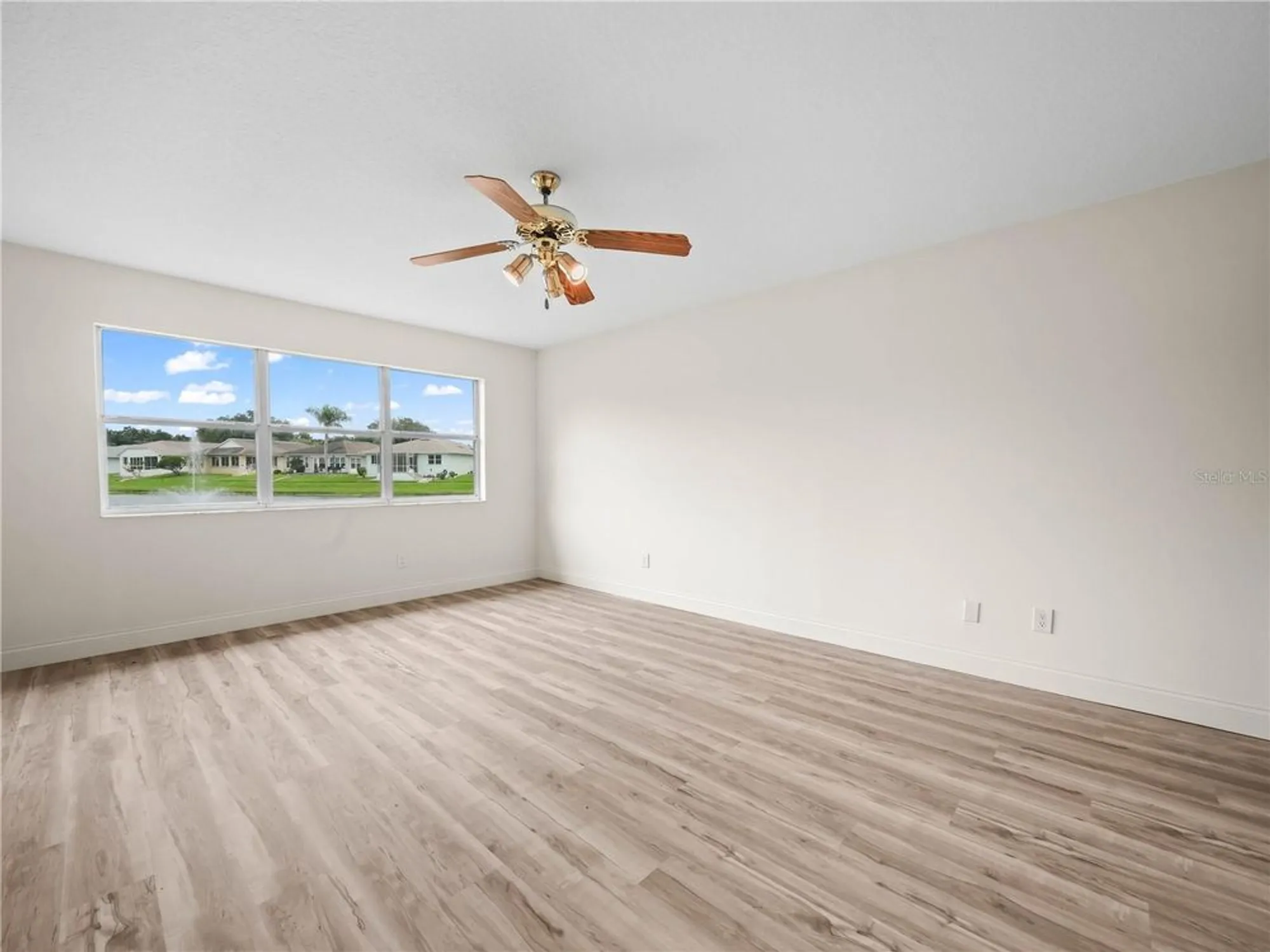 Property Slideshow image 8 of 20 | 6341 silver lakes dr, Lakeland, FL, 33810