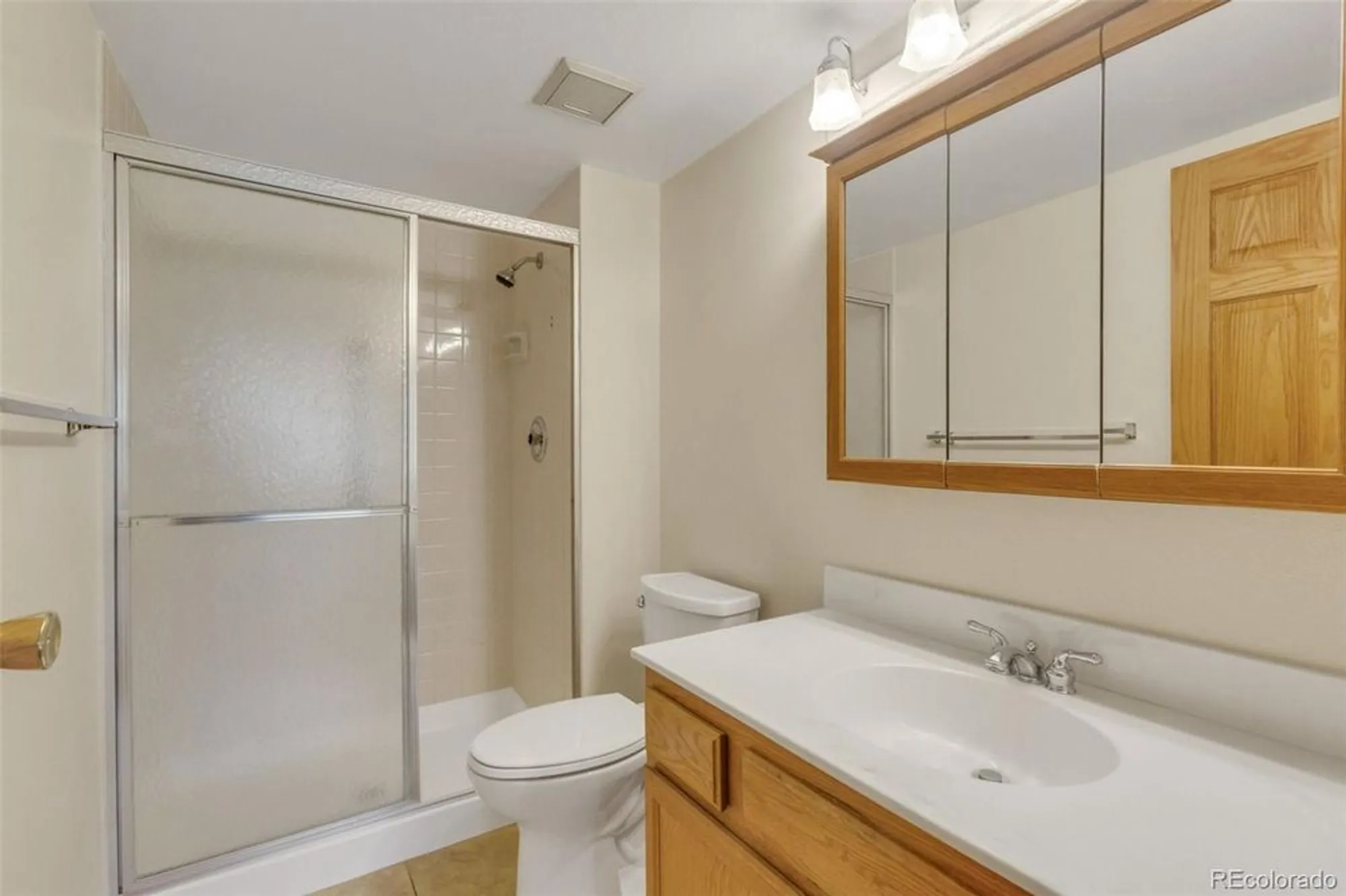 Property Slideshow image 12 of 44 | 13952 e marina dr apt 102, Aurora, CO, 80014
